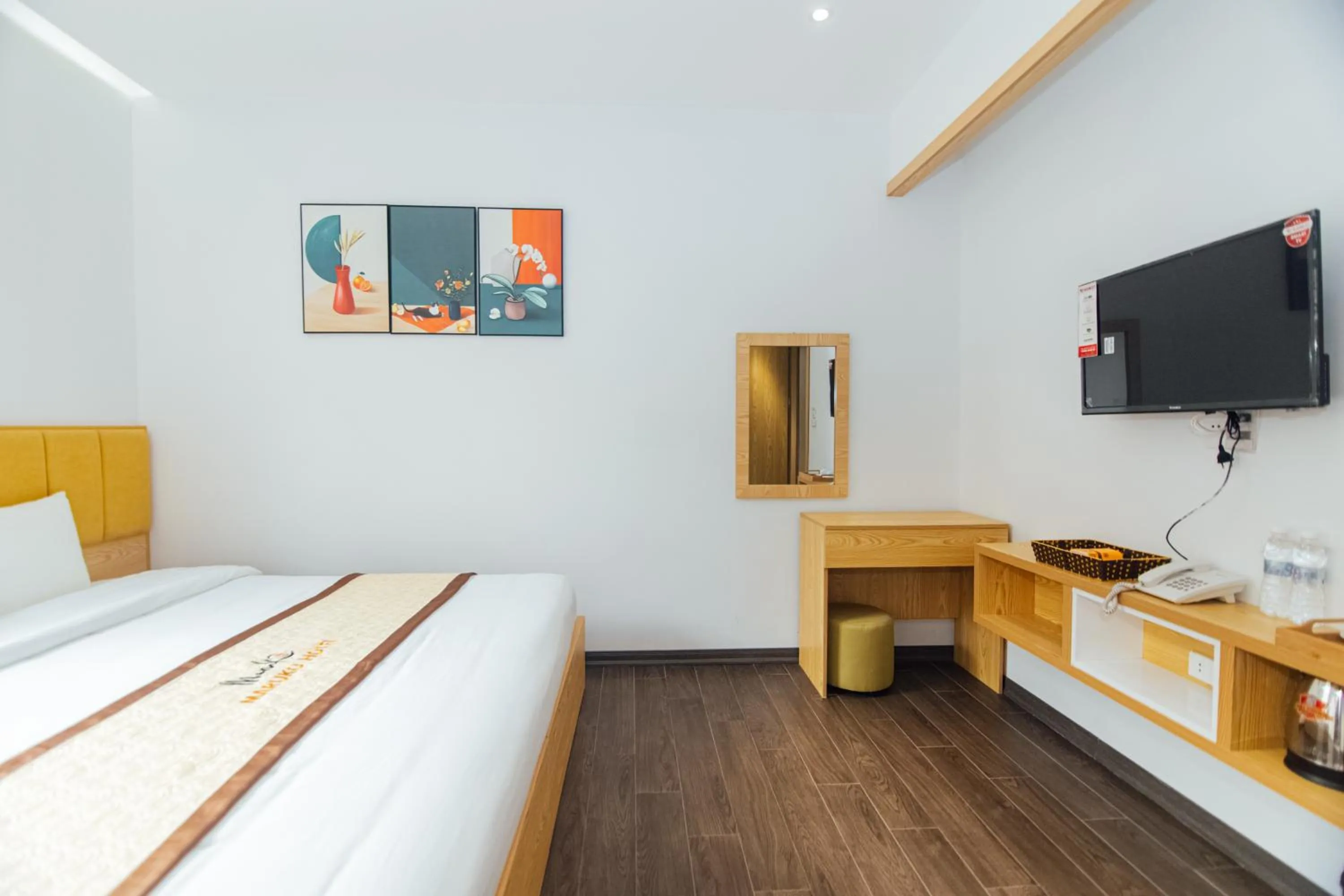 Photo of the whole room, Bed in Maruko Hạ Long Hotel