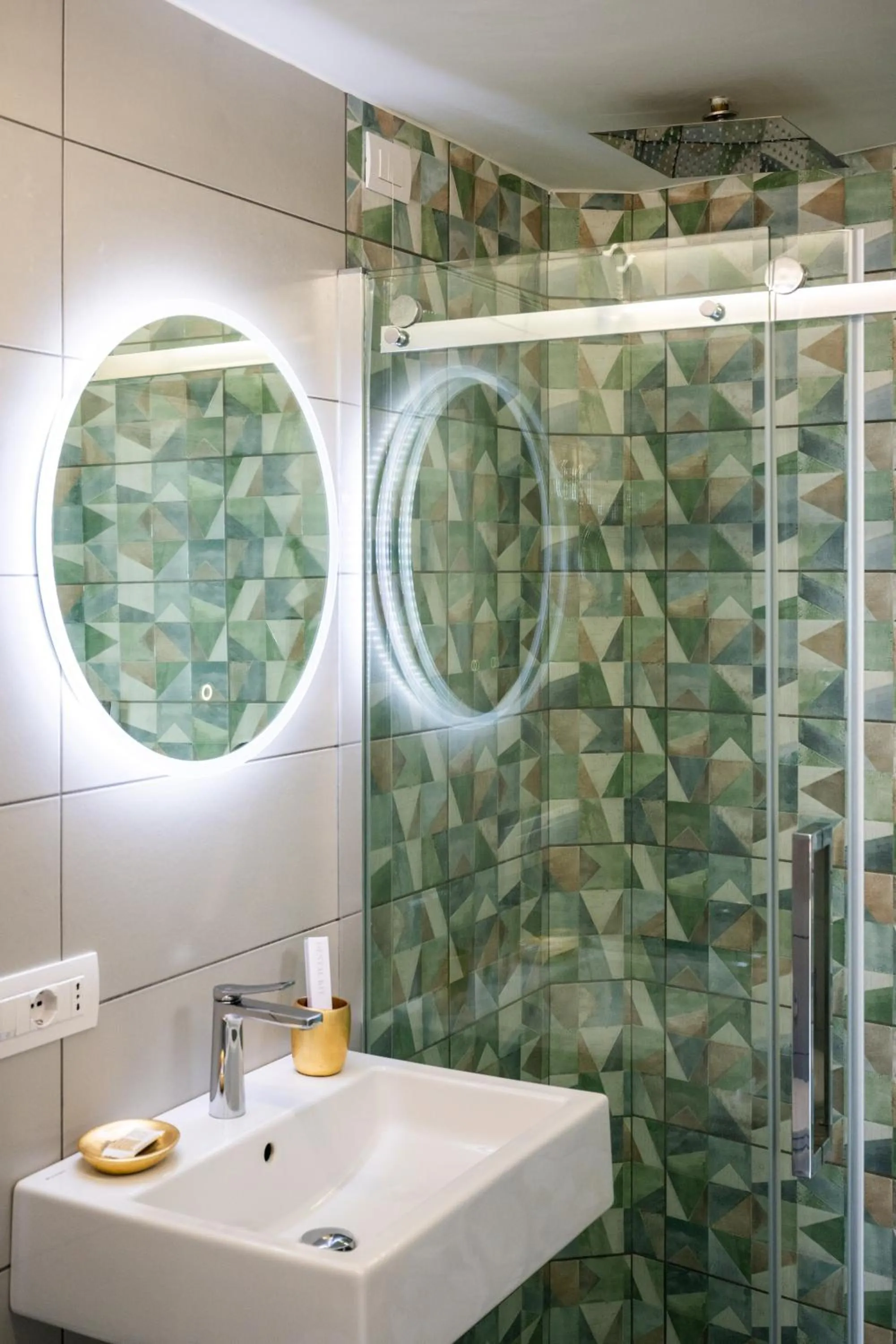 Shower in Hotel Villa Gabrisa