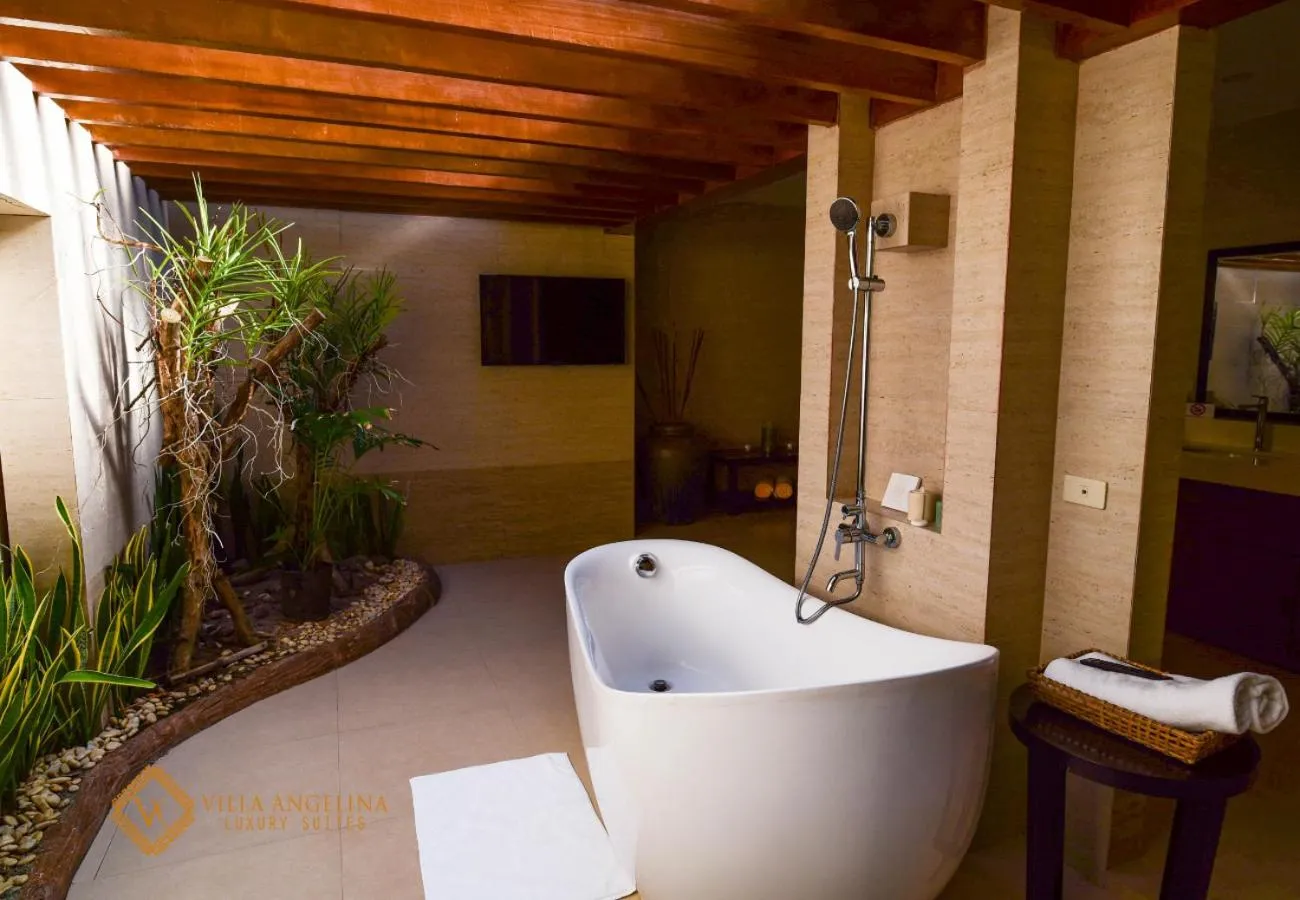 Hot Tub in Villa Angelina Luxury Suites