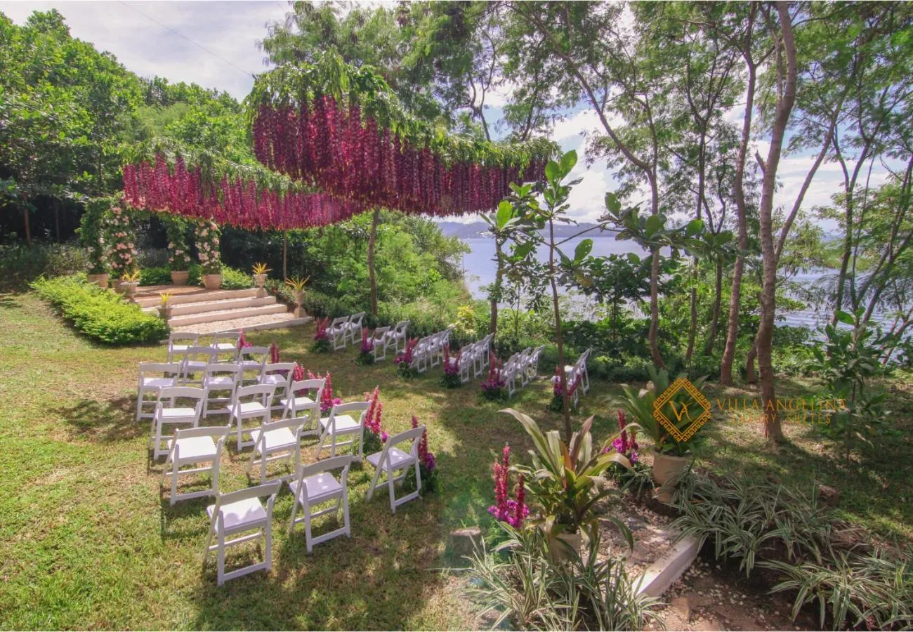 Garden in Villa Angelina Luxury Suites