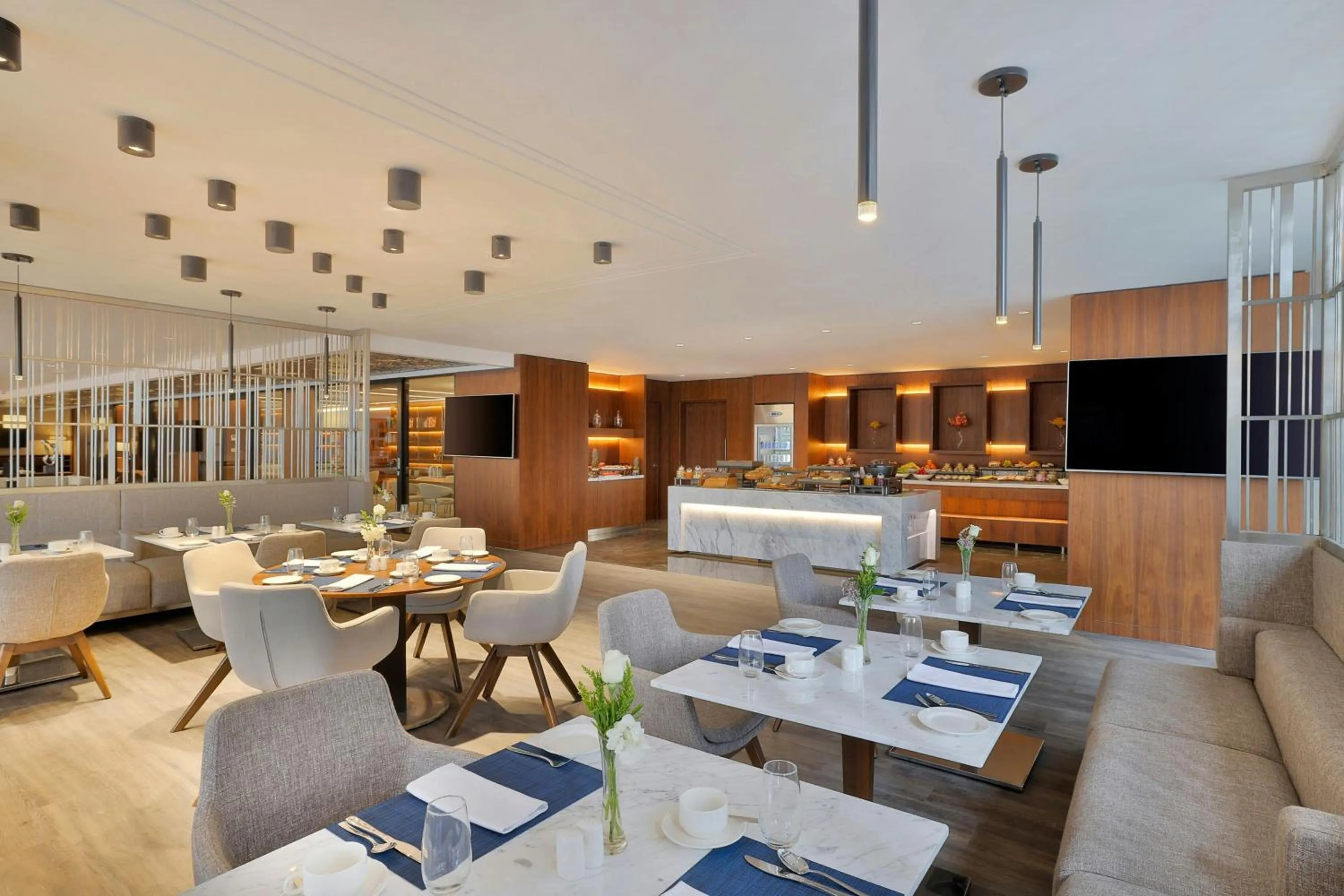 Lounge or bar in Jeddah Marriott Hotel Madinah Road