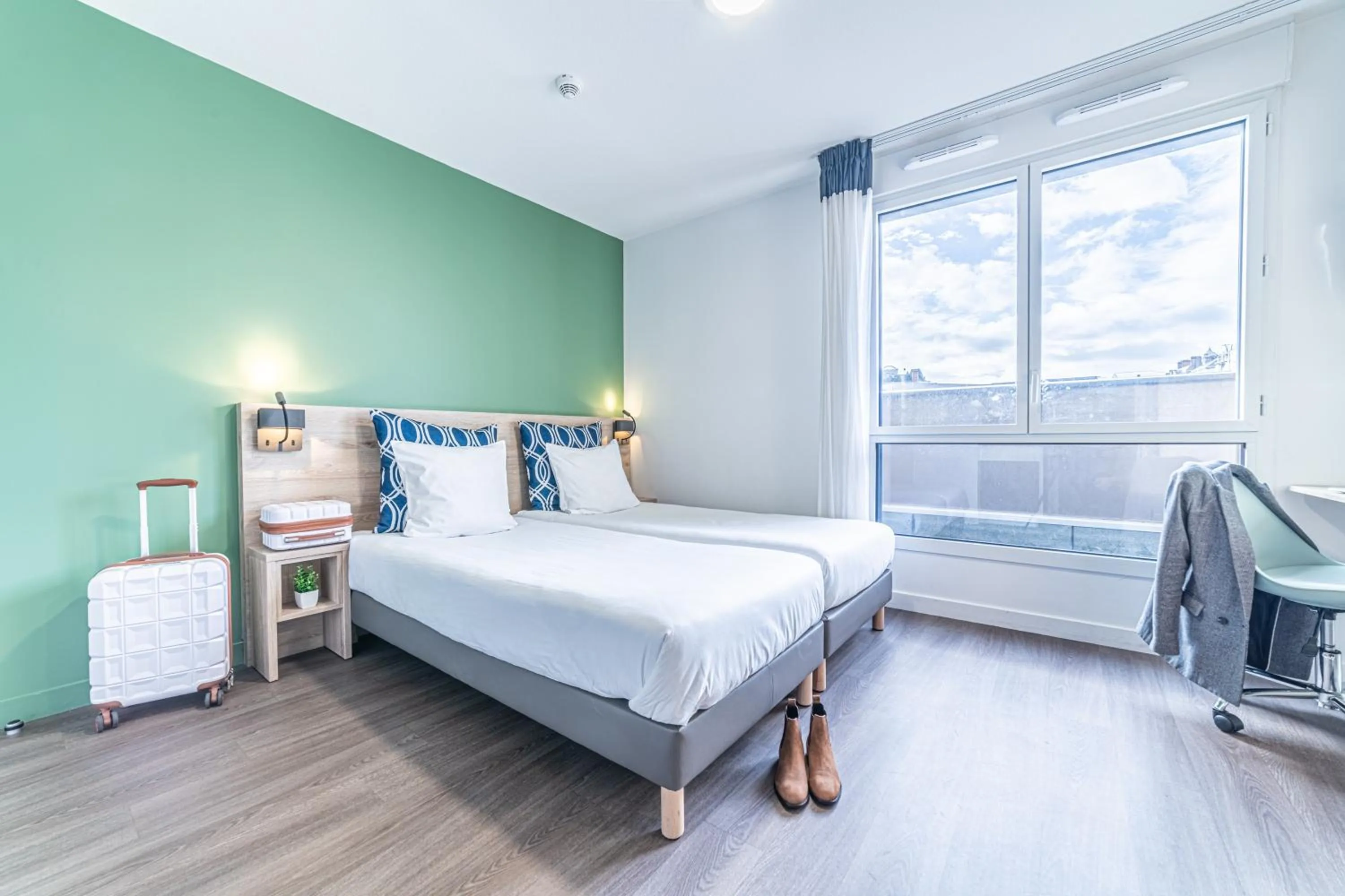 Photo of the whole room, Bed in Break & Home Clermont-Ferrand - Les Carmes Dechaux Appart'Hôtel