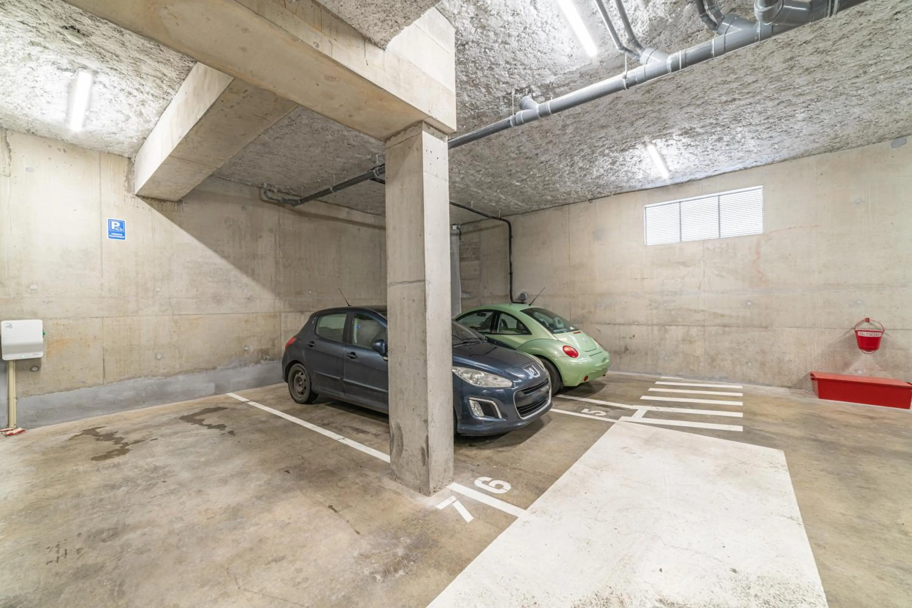 Parking in Break & Home Clermont-Ferrand - Les Carmes Dechaux Appart'Hôtel