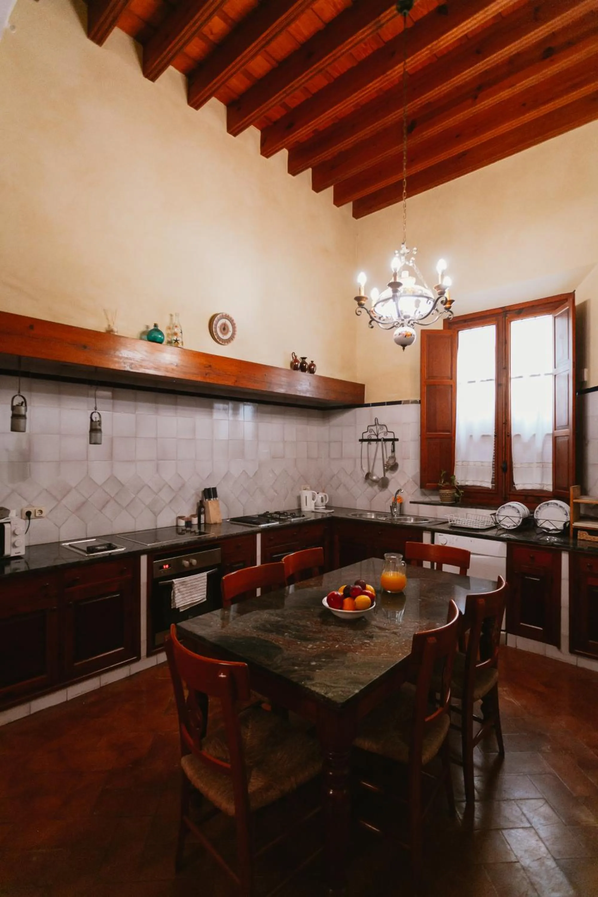 Kitchen or kitchenette in One&lux Casa Maravillas Rooms