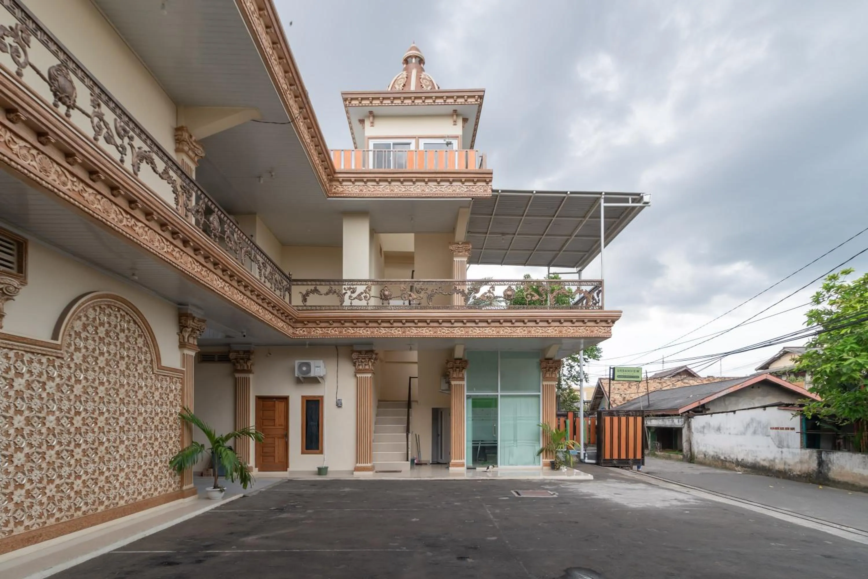 Property building in Urbanview Hotel Salsabilah Palembang by RedDoorz