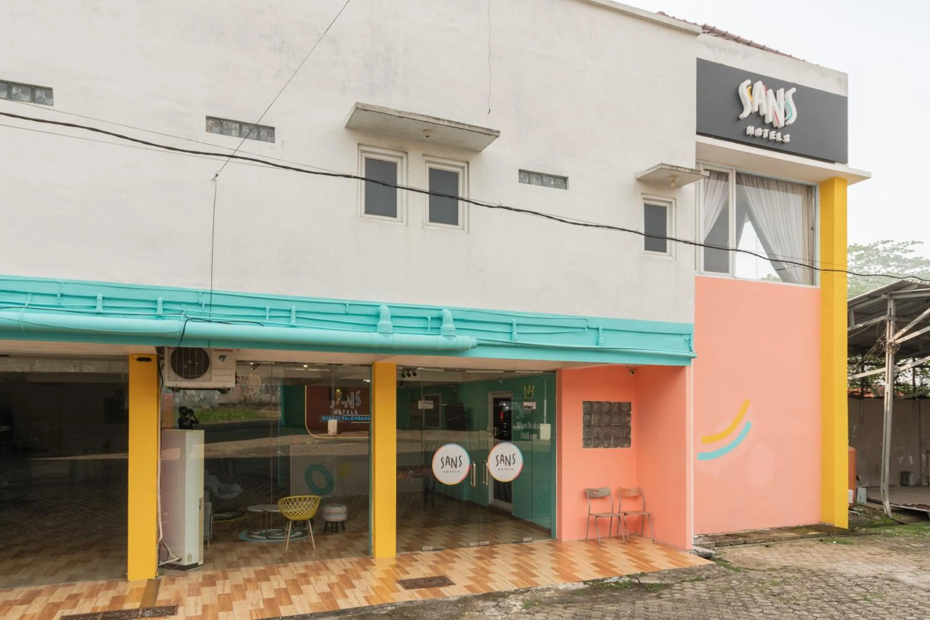 Property building in Sans Hotel Beauty Palembang