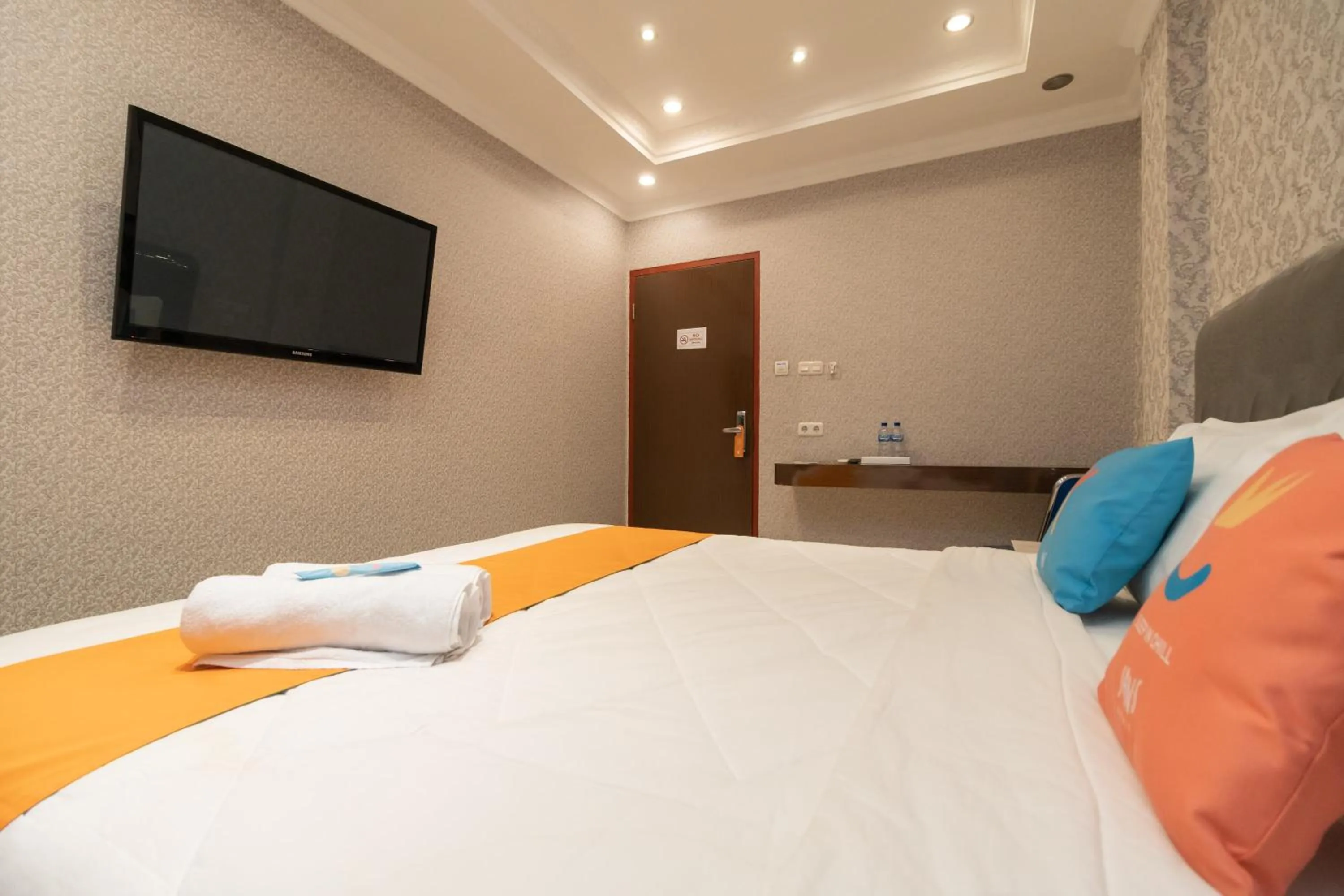 Bedroom, Bed in Sans Hotel Beauty Palembang