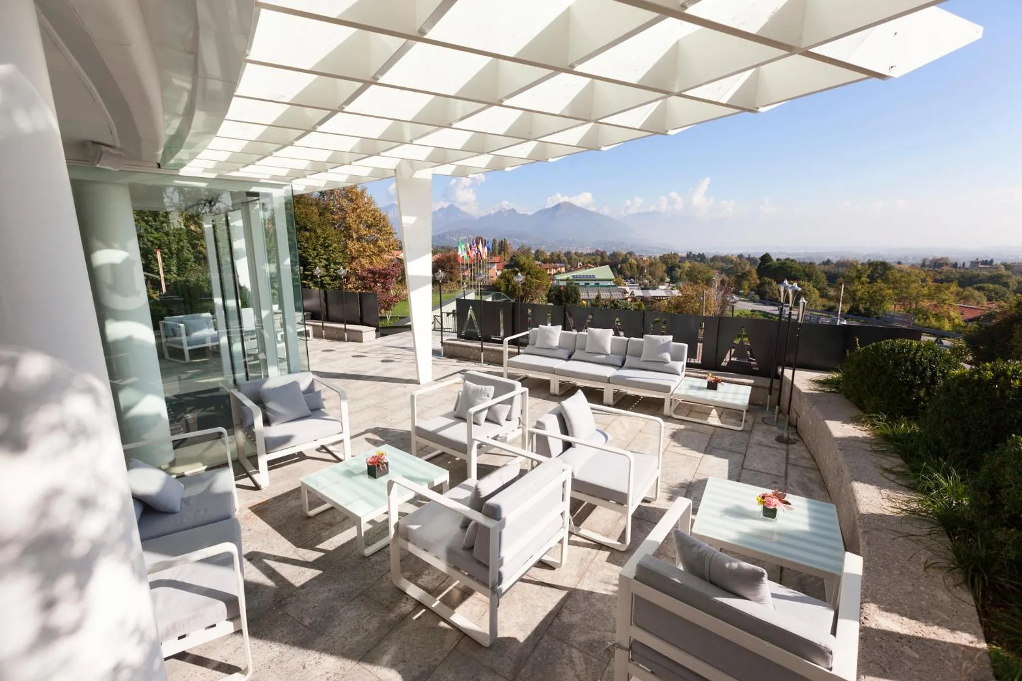 Patio in Albavilla Hotel & Co