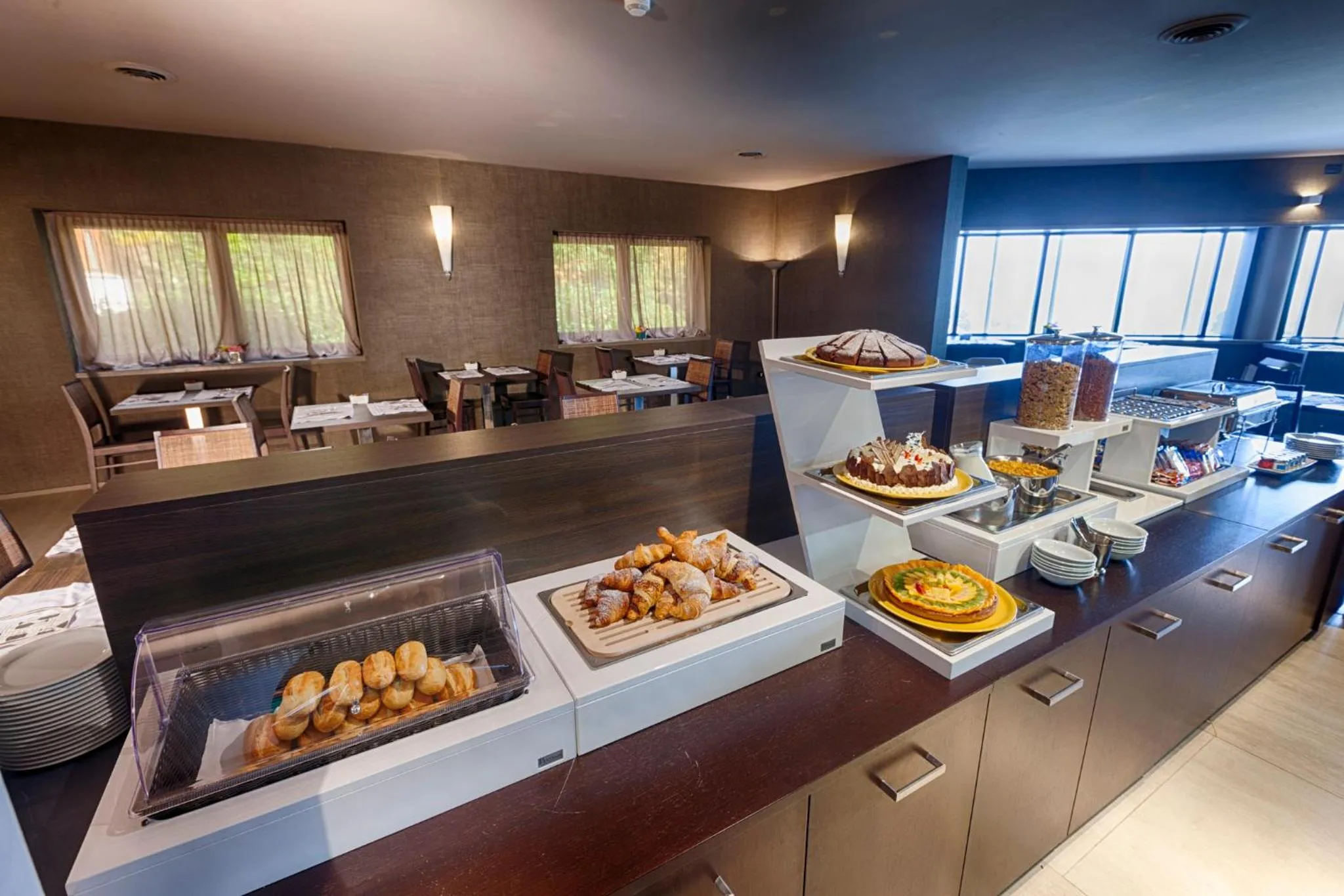 Restaurant/places to eat in Albavilla Hotel & Co