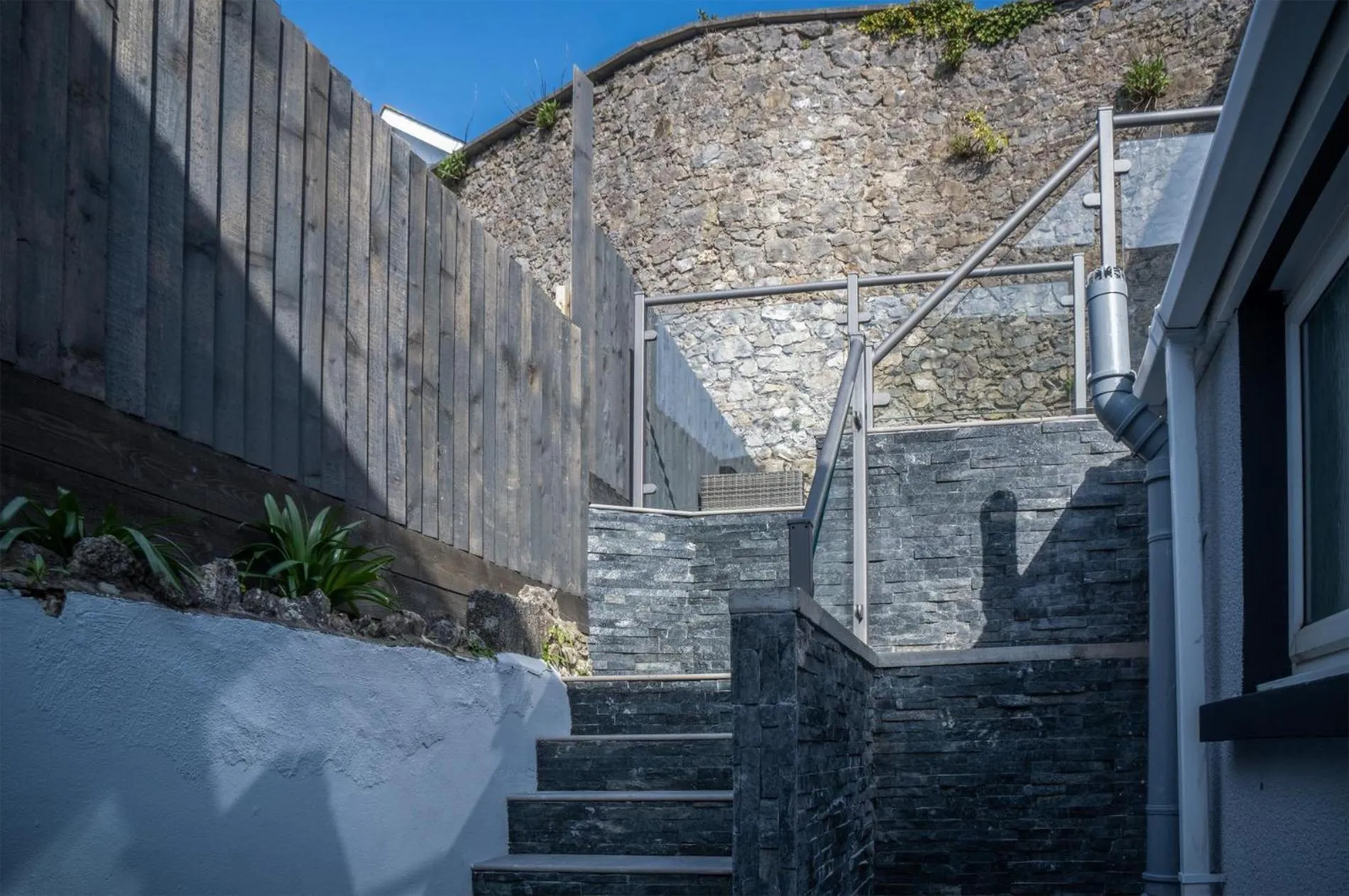 Floor plan in Hawtree Cottage - 2 Bedroom Cottage - Tenby