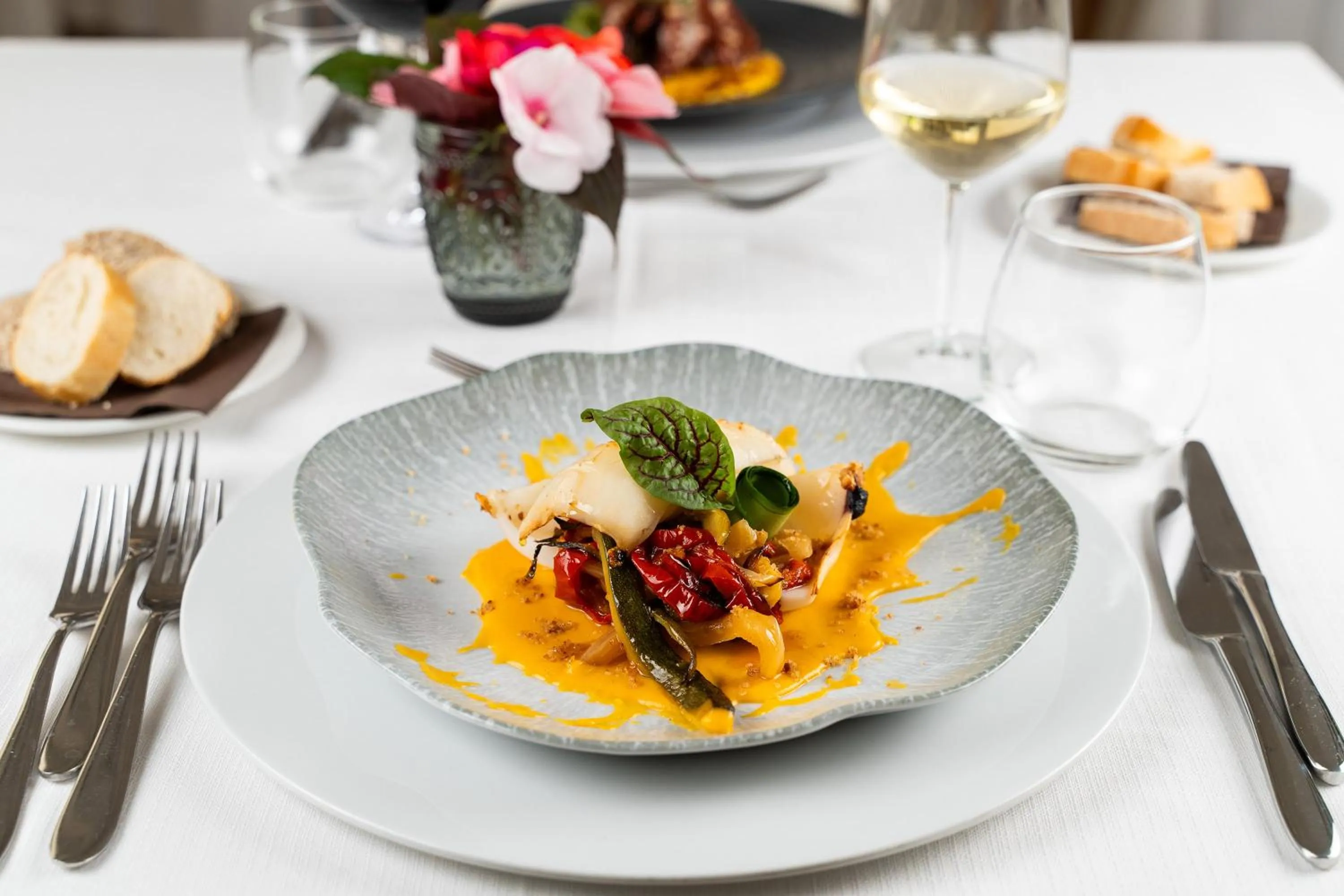 Restaurant/places to eat in Victoria Palace Hotel & Zen Wellness