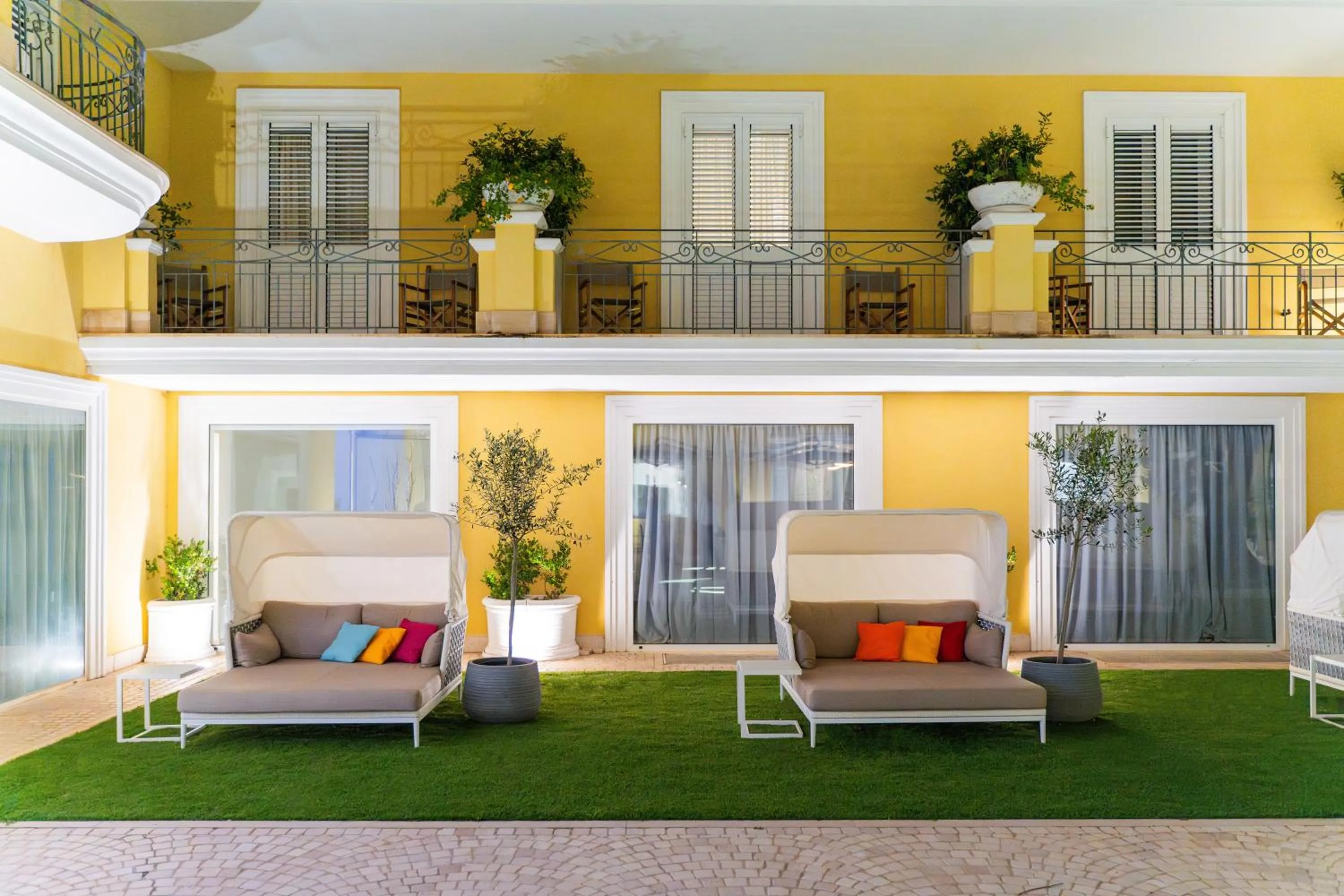 Night in Victoria Palace Hotel & Zen Wellness