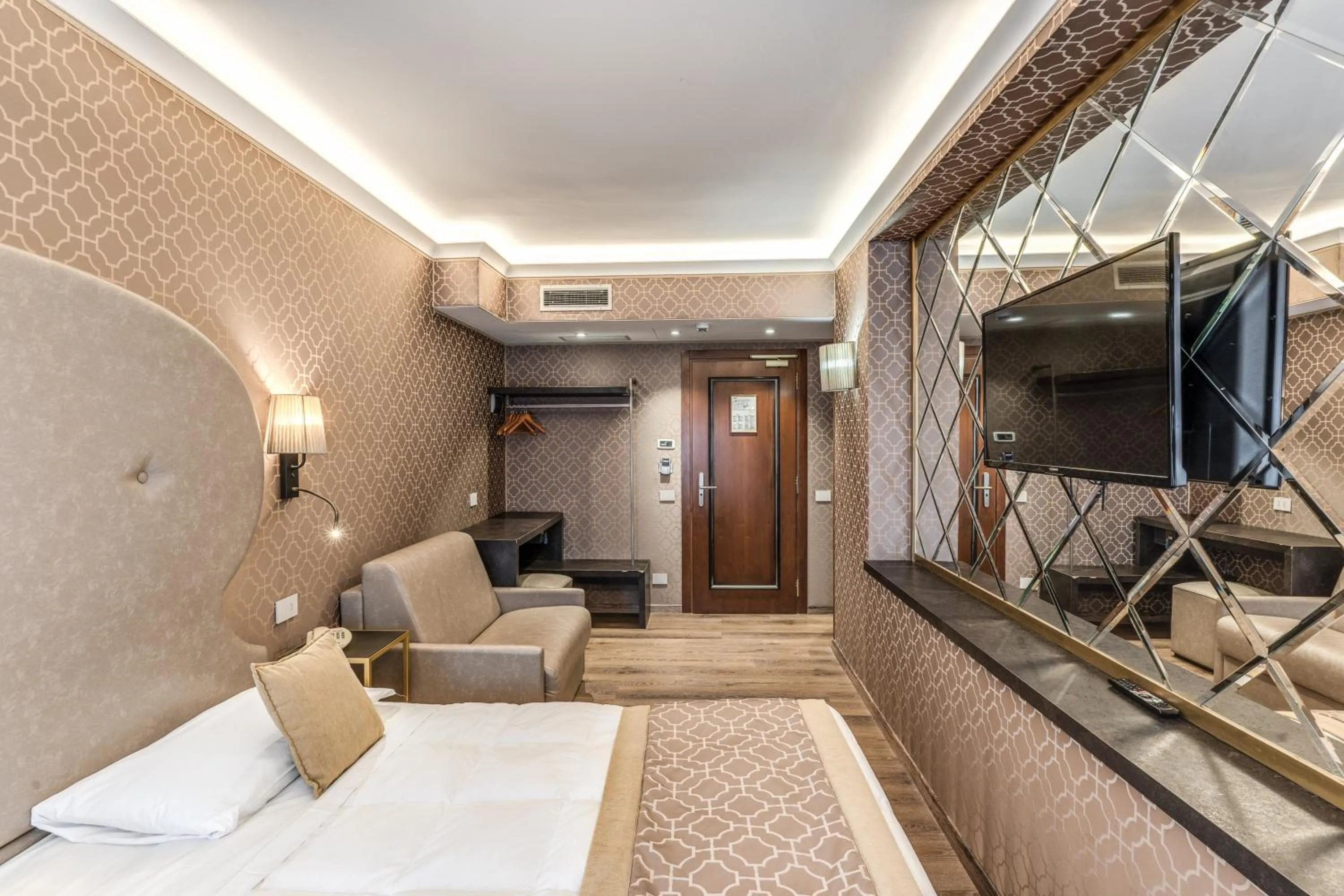 TV and multimedia in Hotel Belle Arti