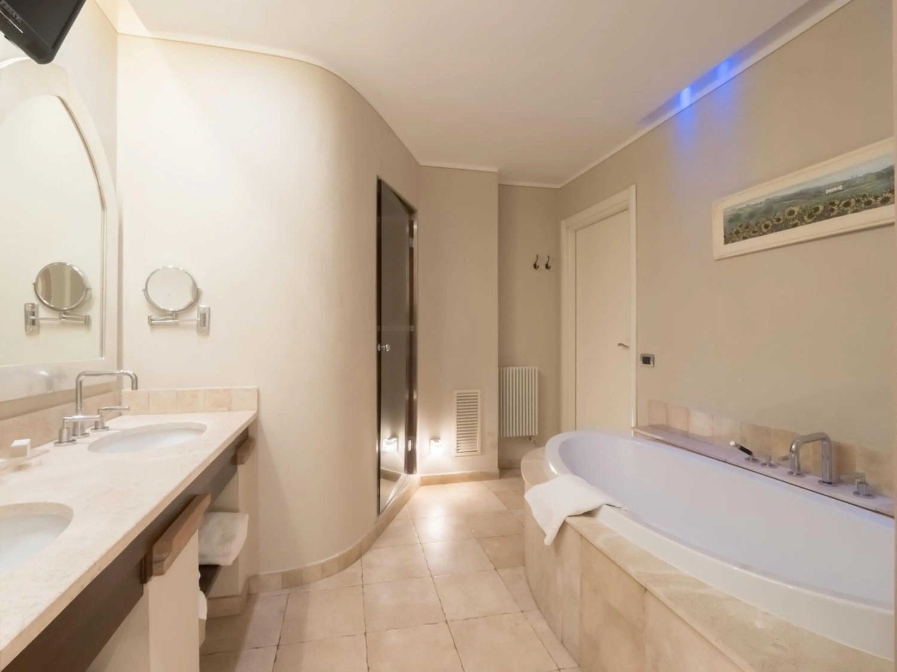 Bed in Vogue Hotel Arezzo