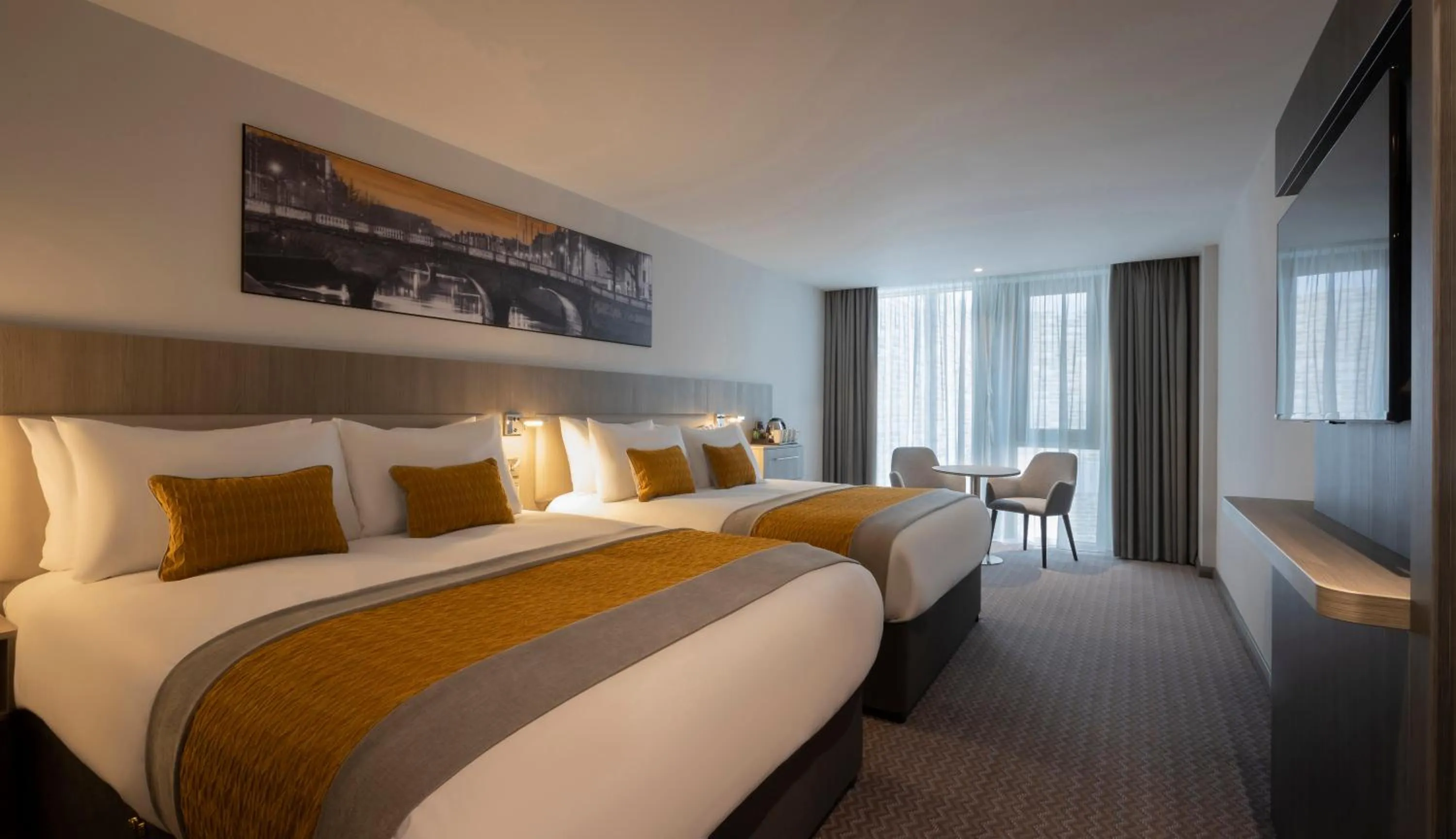 Bedroom, Bed in Maldron Hotel Merrion Road