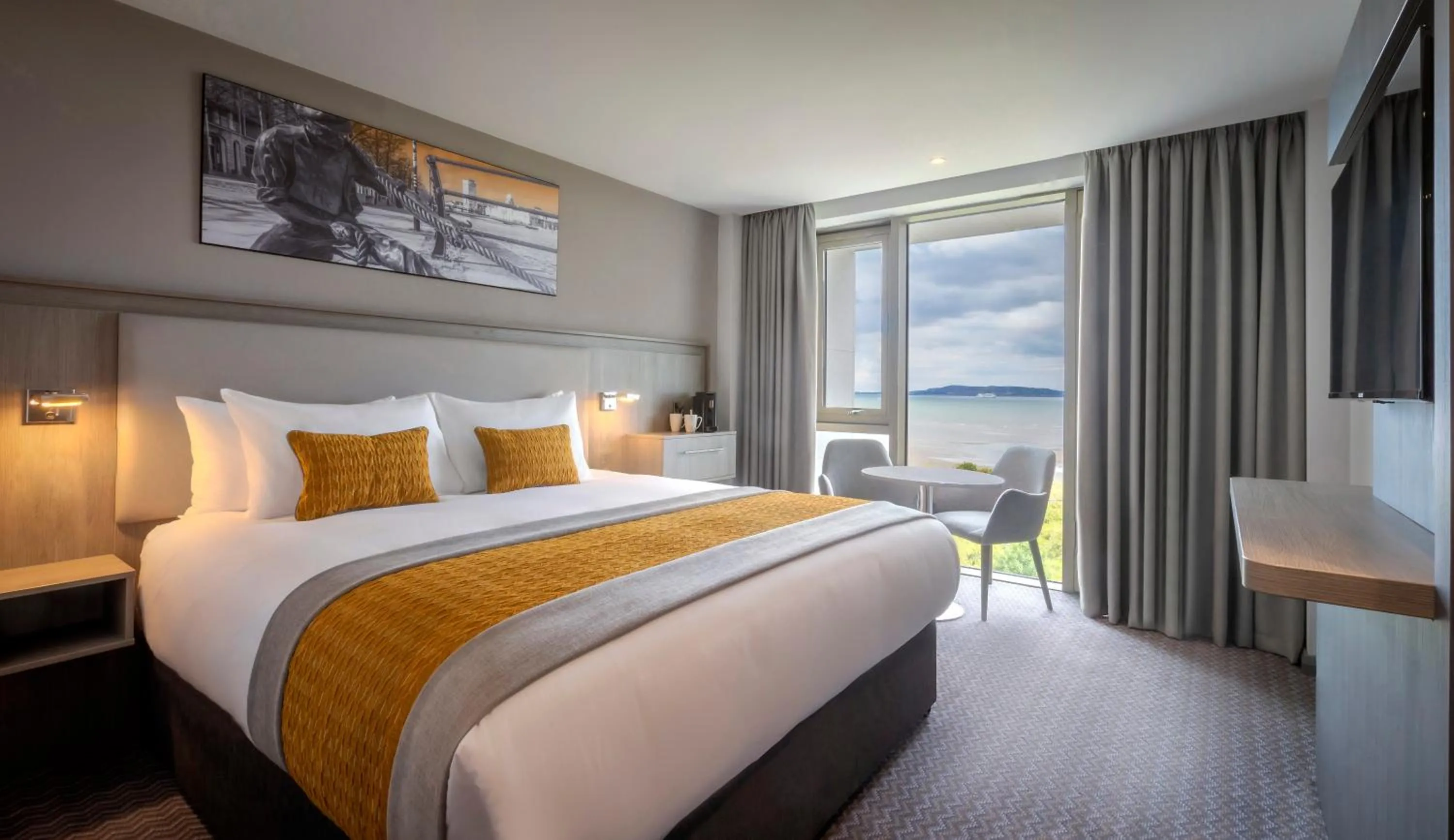 Bedroom, Bed in Maldron Hotel Merrion Road