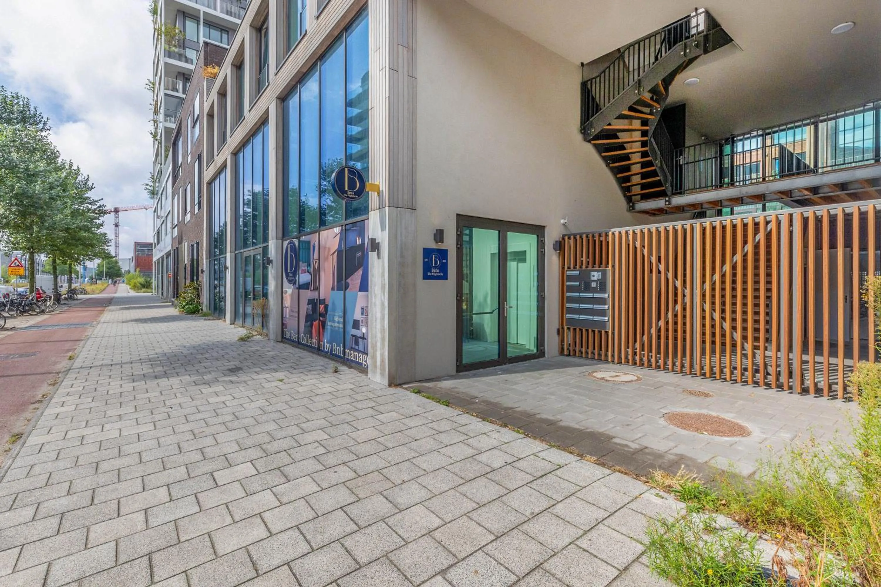 Property building in Bens The Highdocks