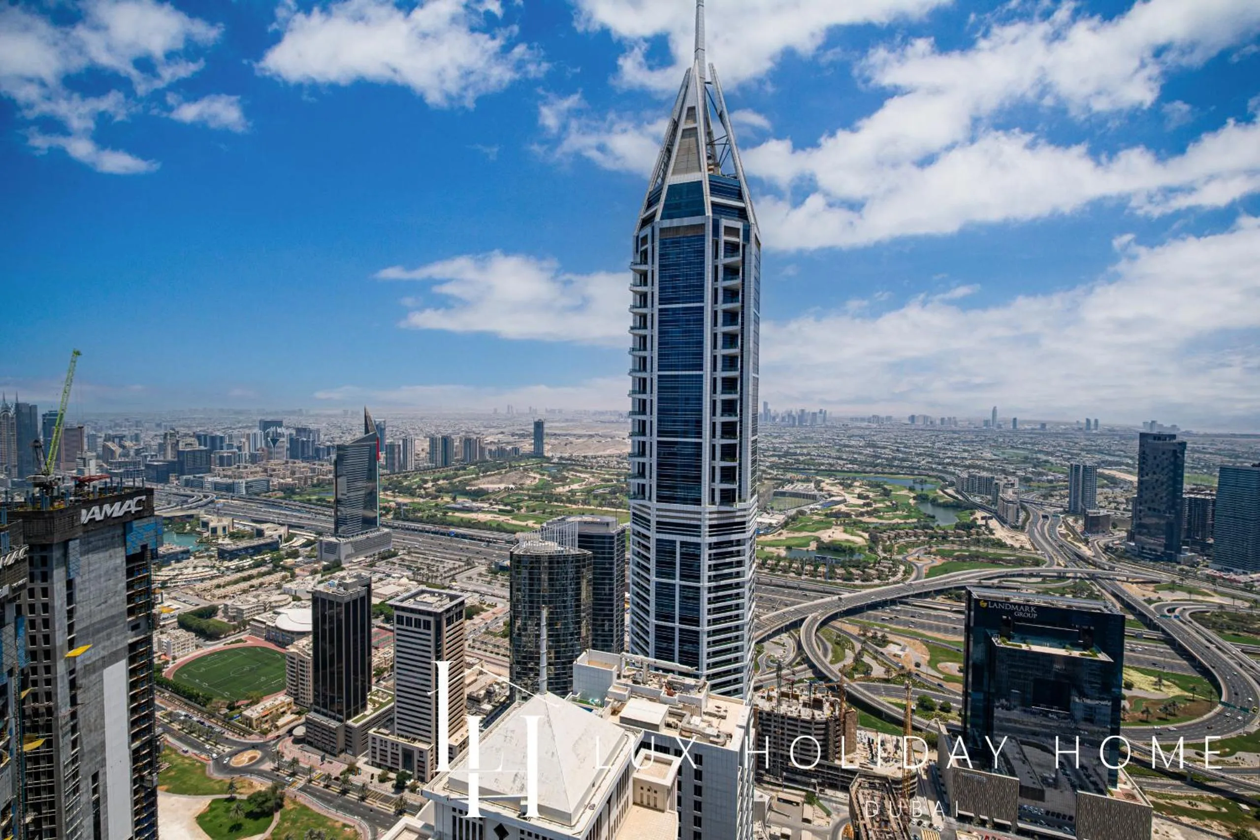 City view in LUX The Sky View Suite Dubai Marina