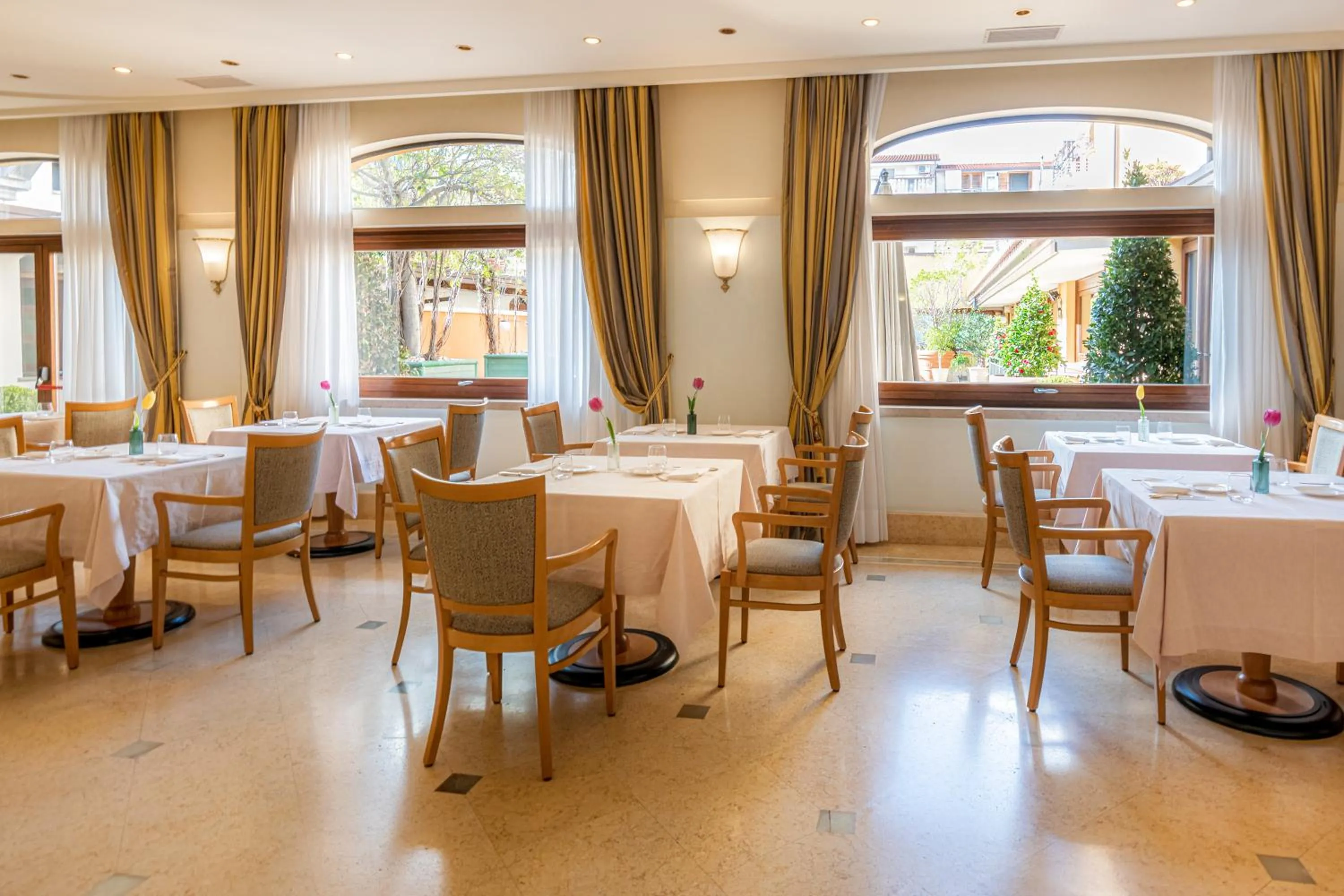 Restaurant/places to eat in Hotel Cala Del Porto