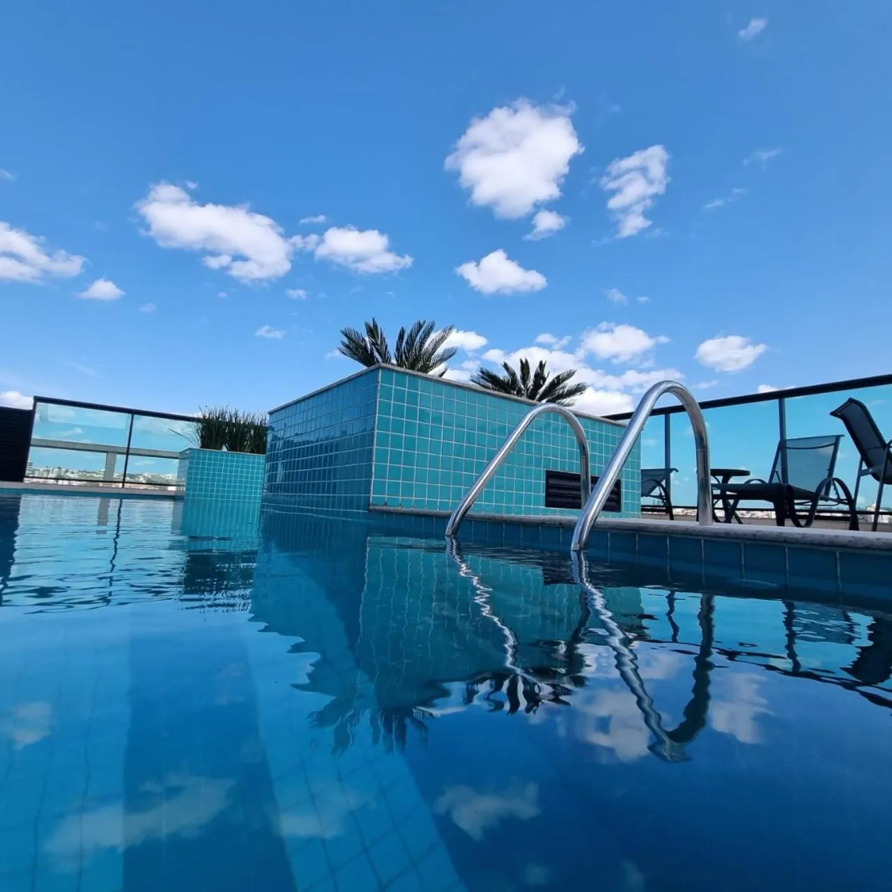 Swimming pool in Logic Hotel Volta Redonda