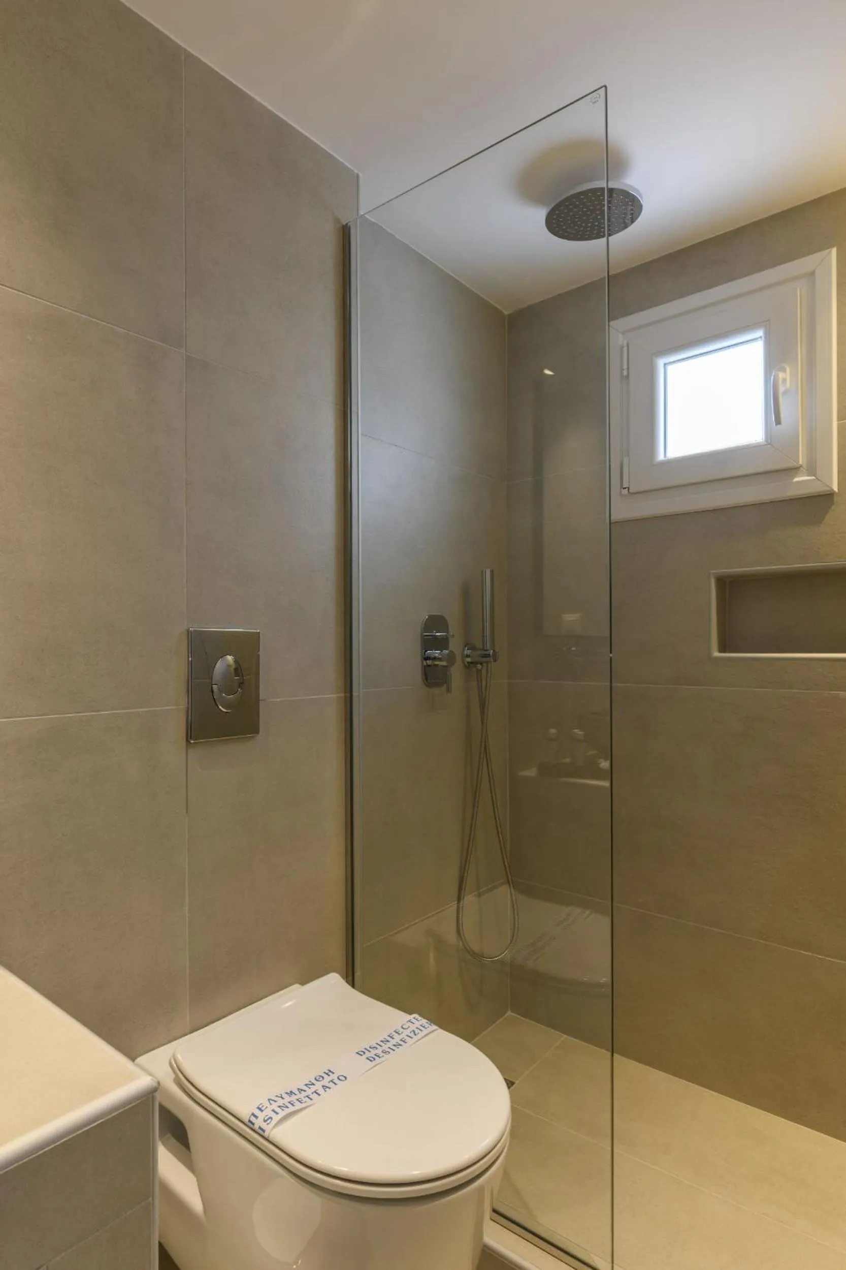 Bathroom in Sunset Windmills Suites