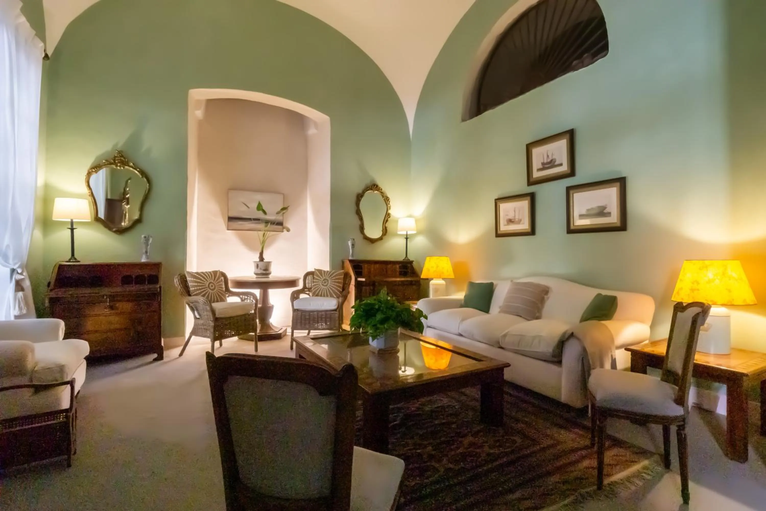 Lounge or bar in Palazzo Belmonte