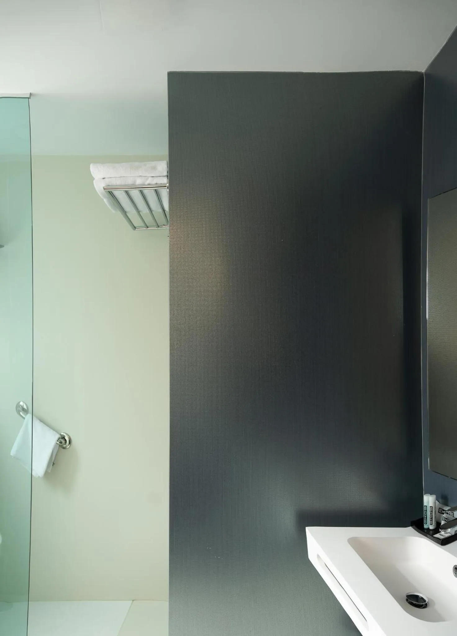 Bathroom in RK Farallón Canteras