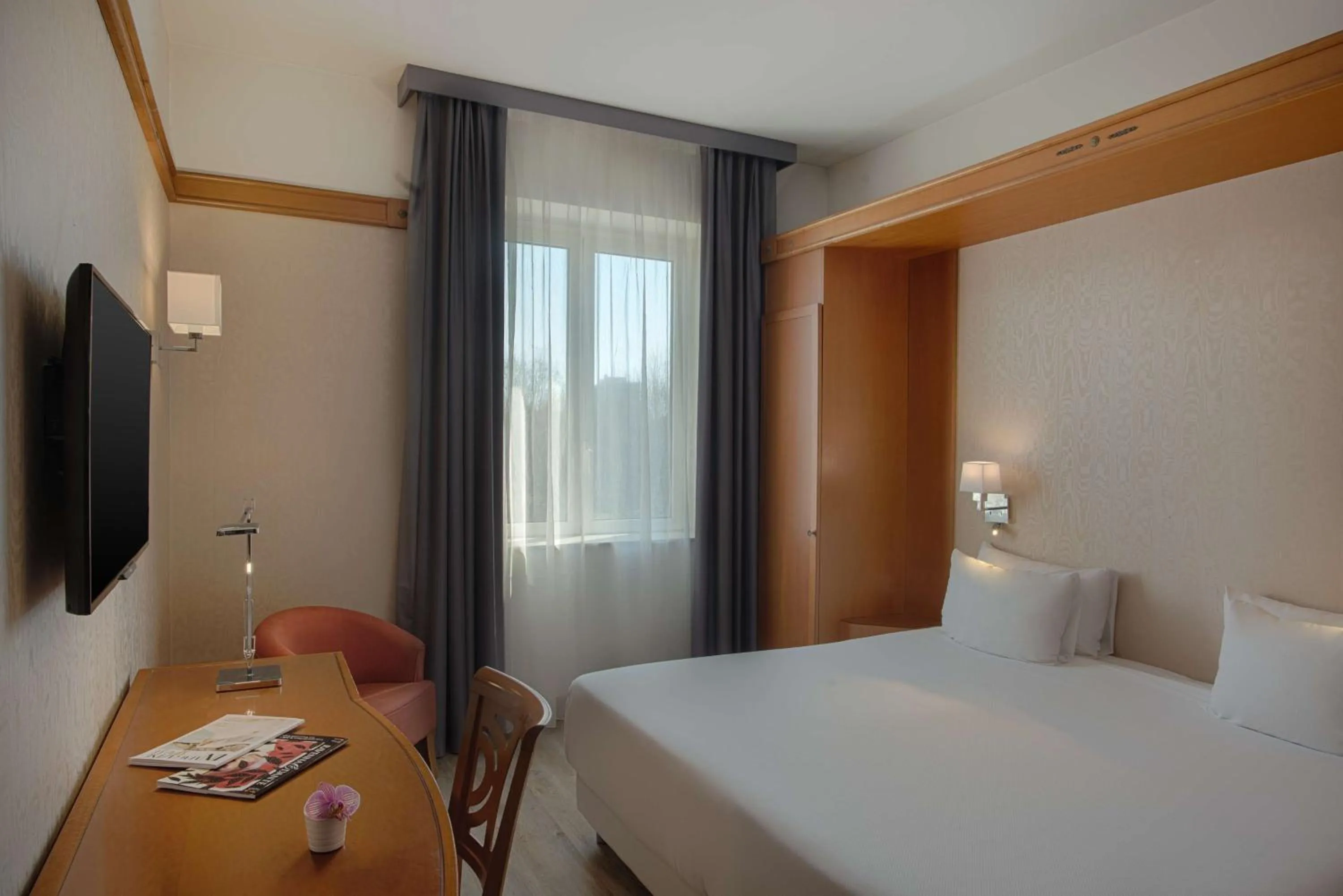 Bedroom, Bed in NH Ravenna