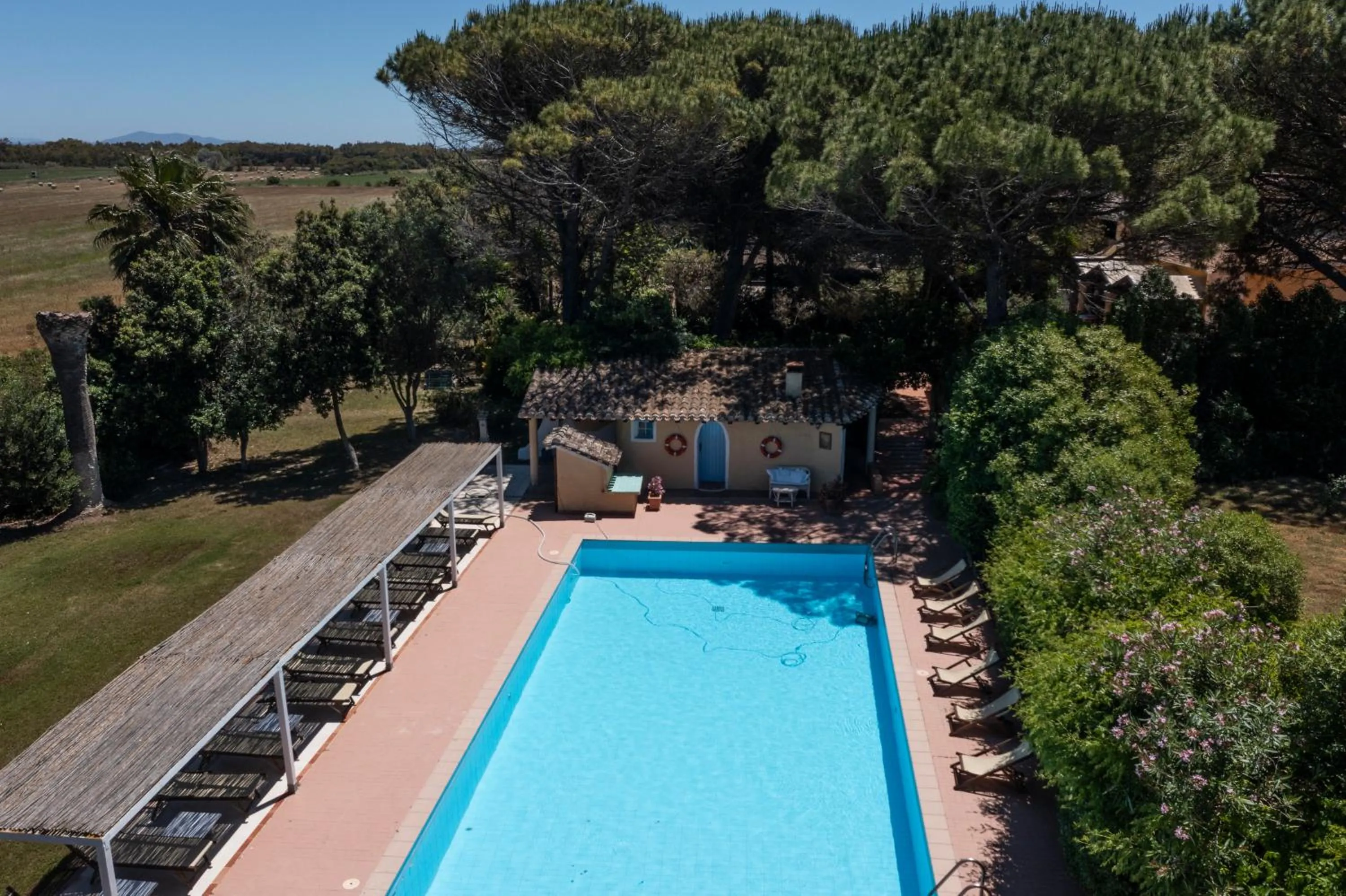 Swimming pool in Is Benas Country Lodge