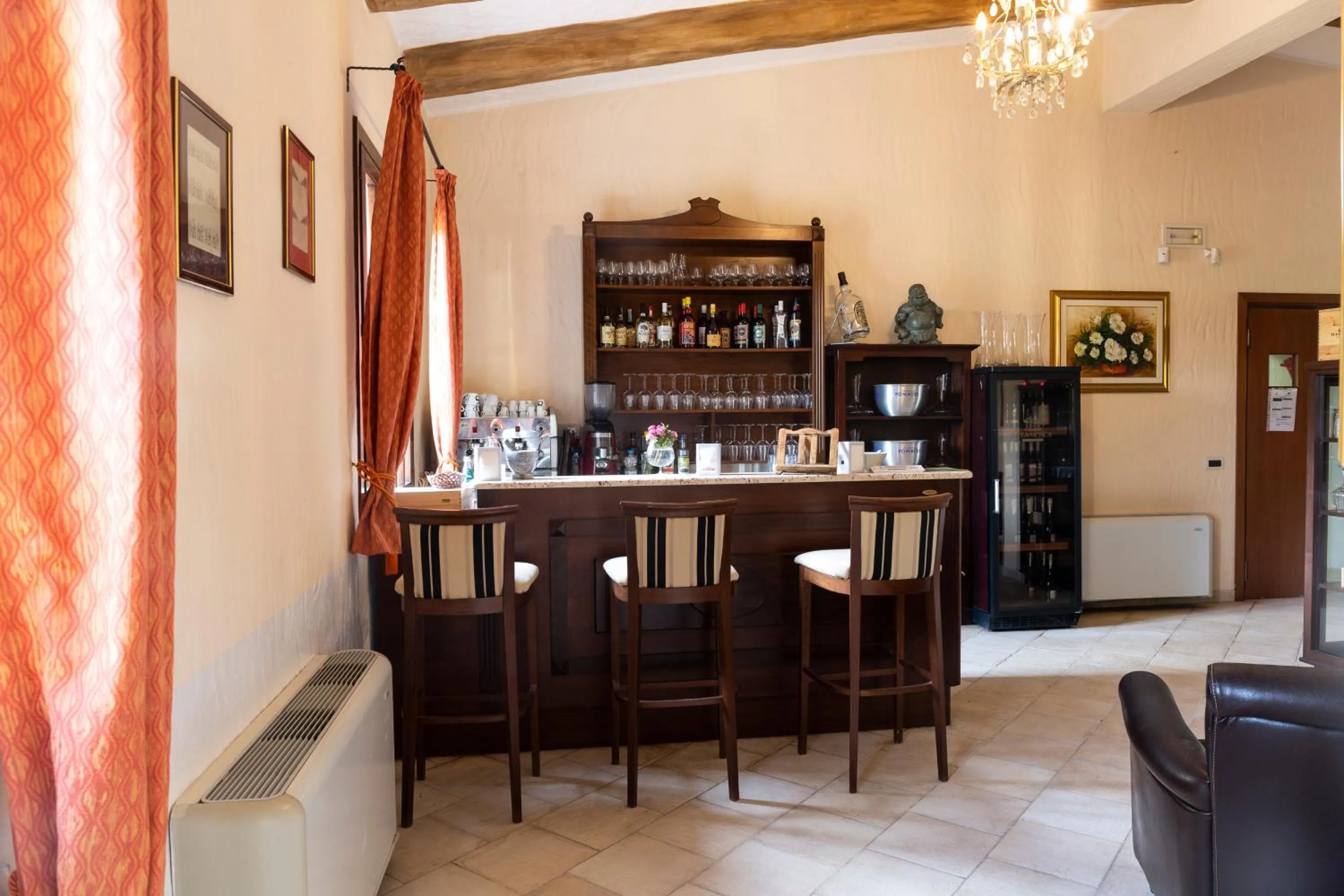 Food and drinks in Is Benas Country Lodge