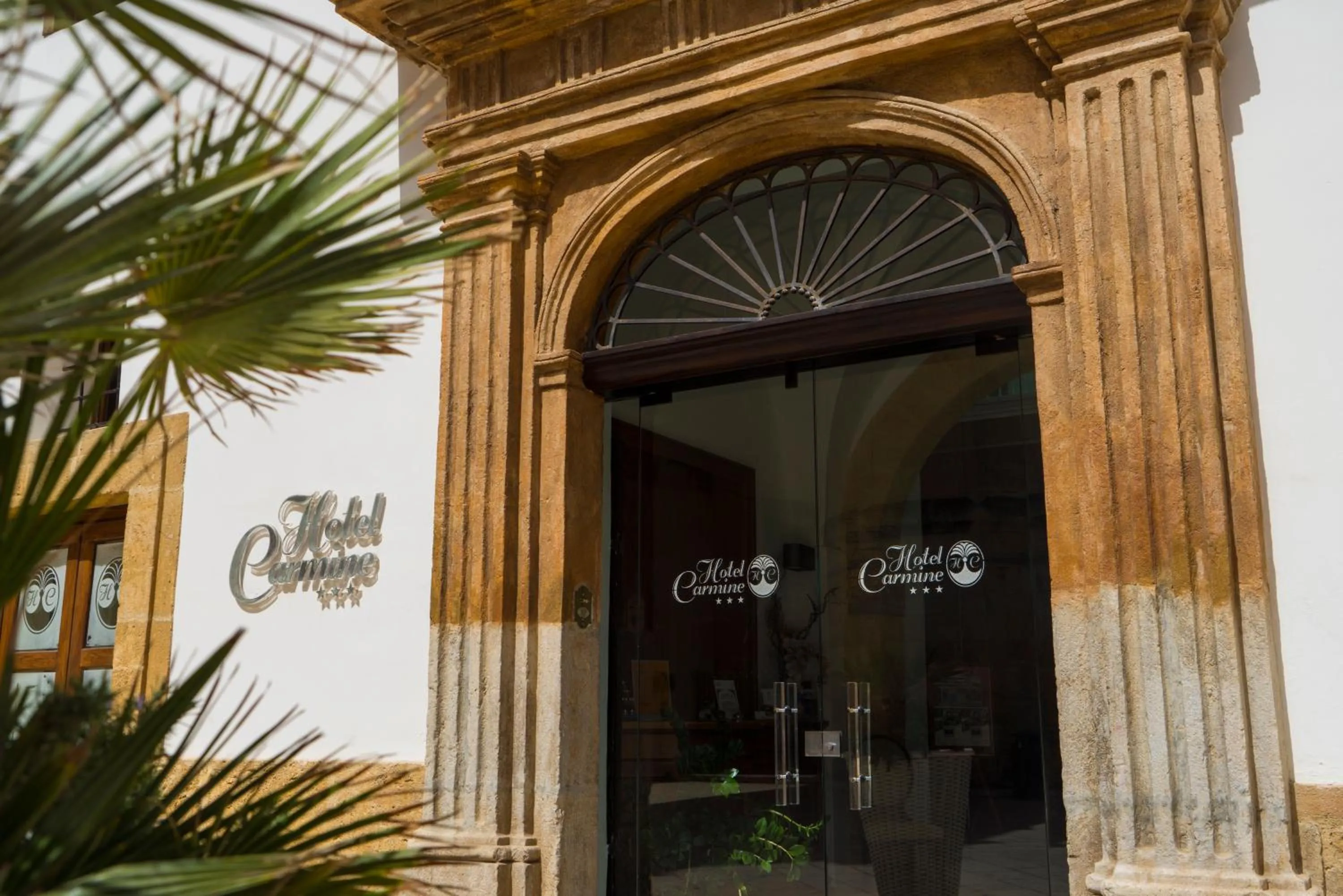 Facade/entrance in Hotel Carmine