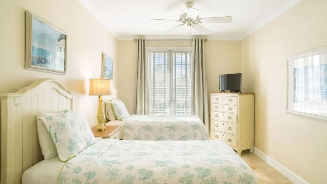 Bed in Villa Renaissance Grace Bay