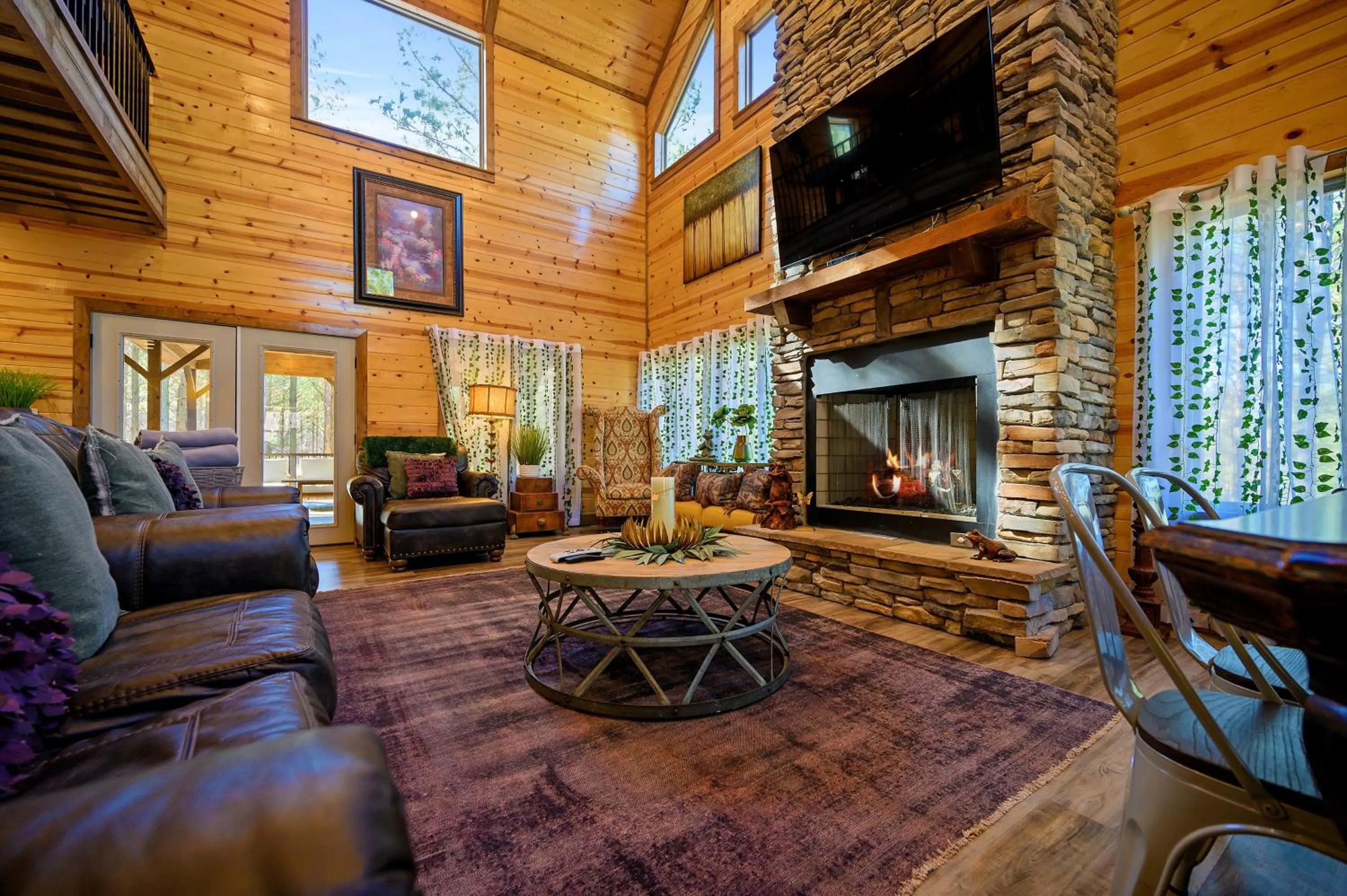 Living room in The Nomi Lodge - Sleeps 28 - Gorgeous Rustic Cabin, Centrally Located, Tons of Amenities