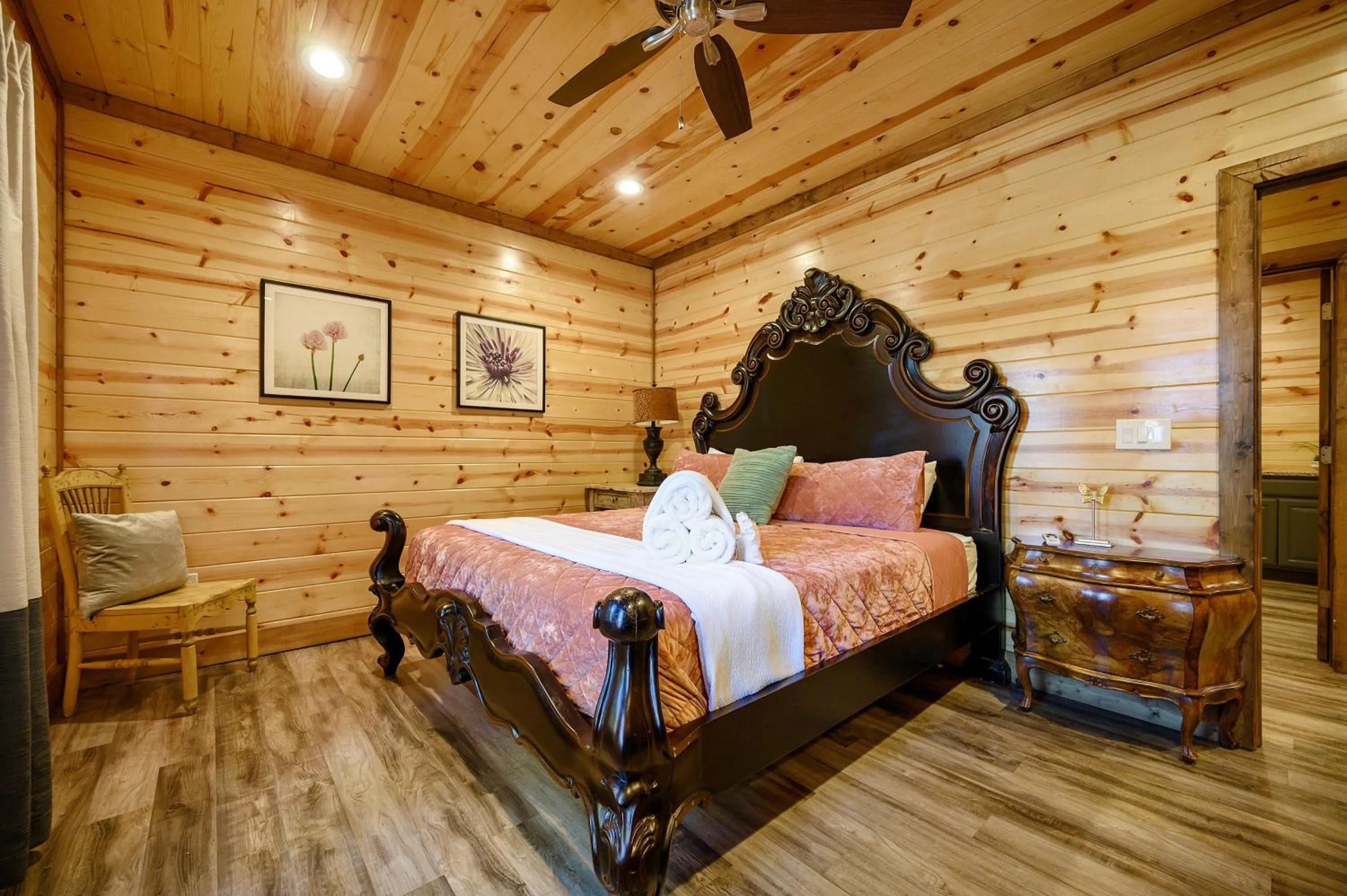 Bedroom, Bed in The Nomi Lodge - Sleeps 28 - Gorgeous Rustic Cabin, Centrally Located, Tons of Amenities