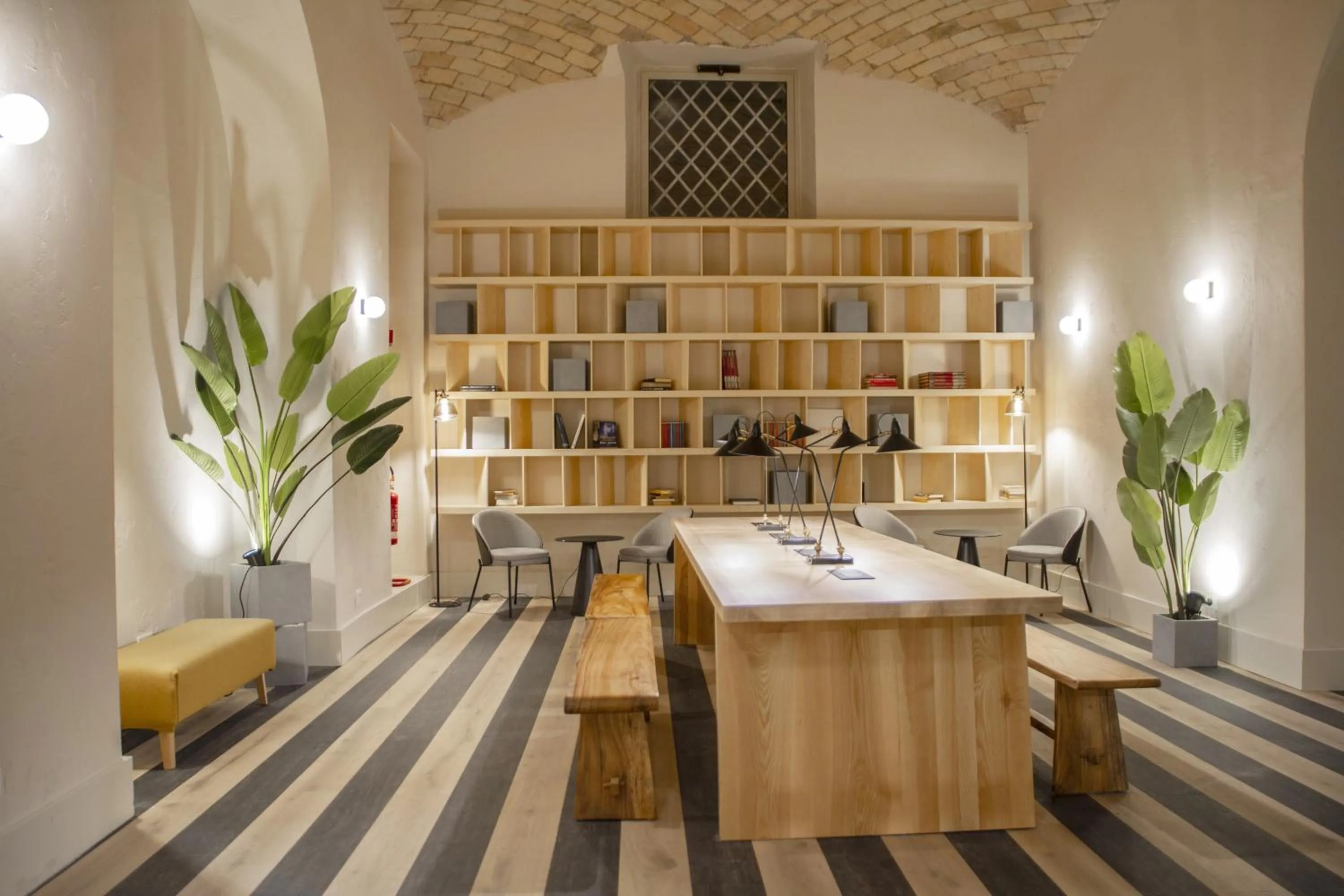 Communal lounge/ TV room in room Select Via Veneto