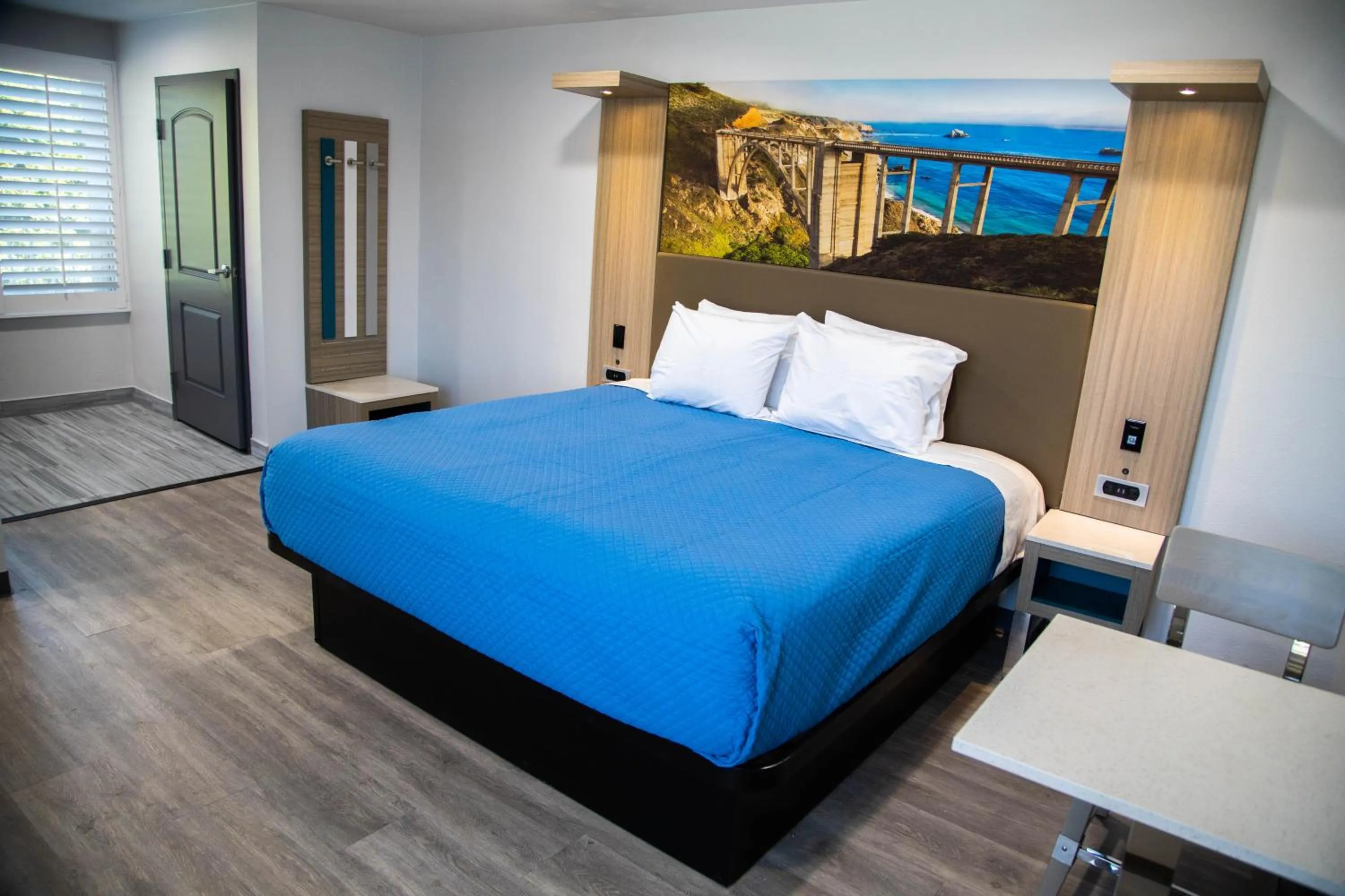 Bed in Pico Rivera Inn and Suites