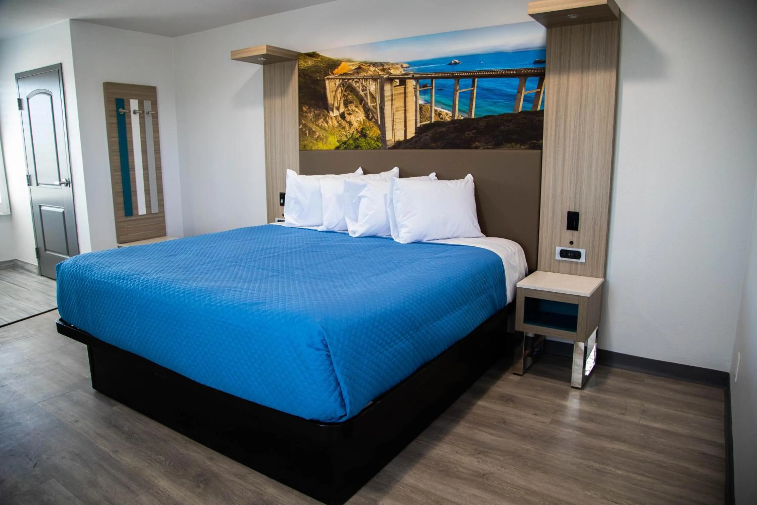 Bed in Pico Rivera Inn and Suites