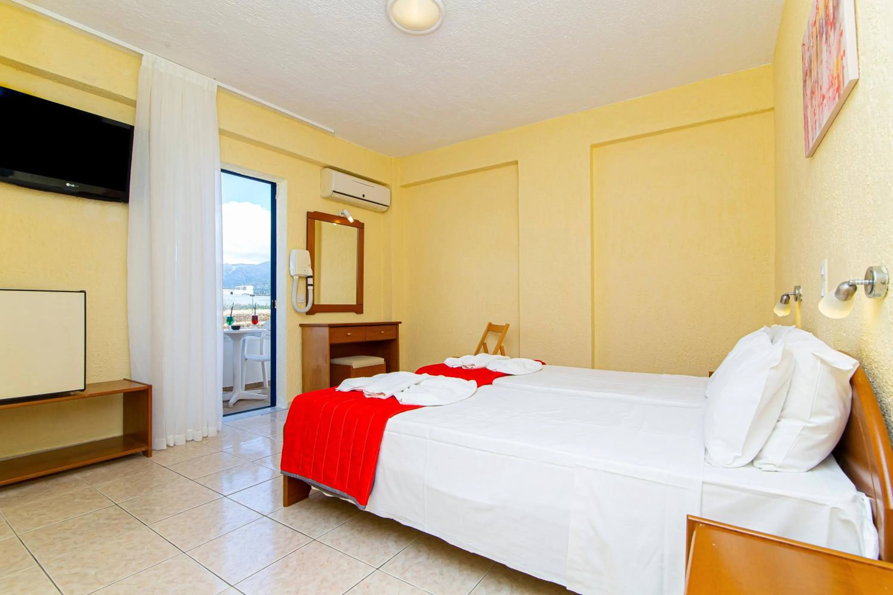 Bedroom, Bed in Triton Hotel