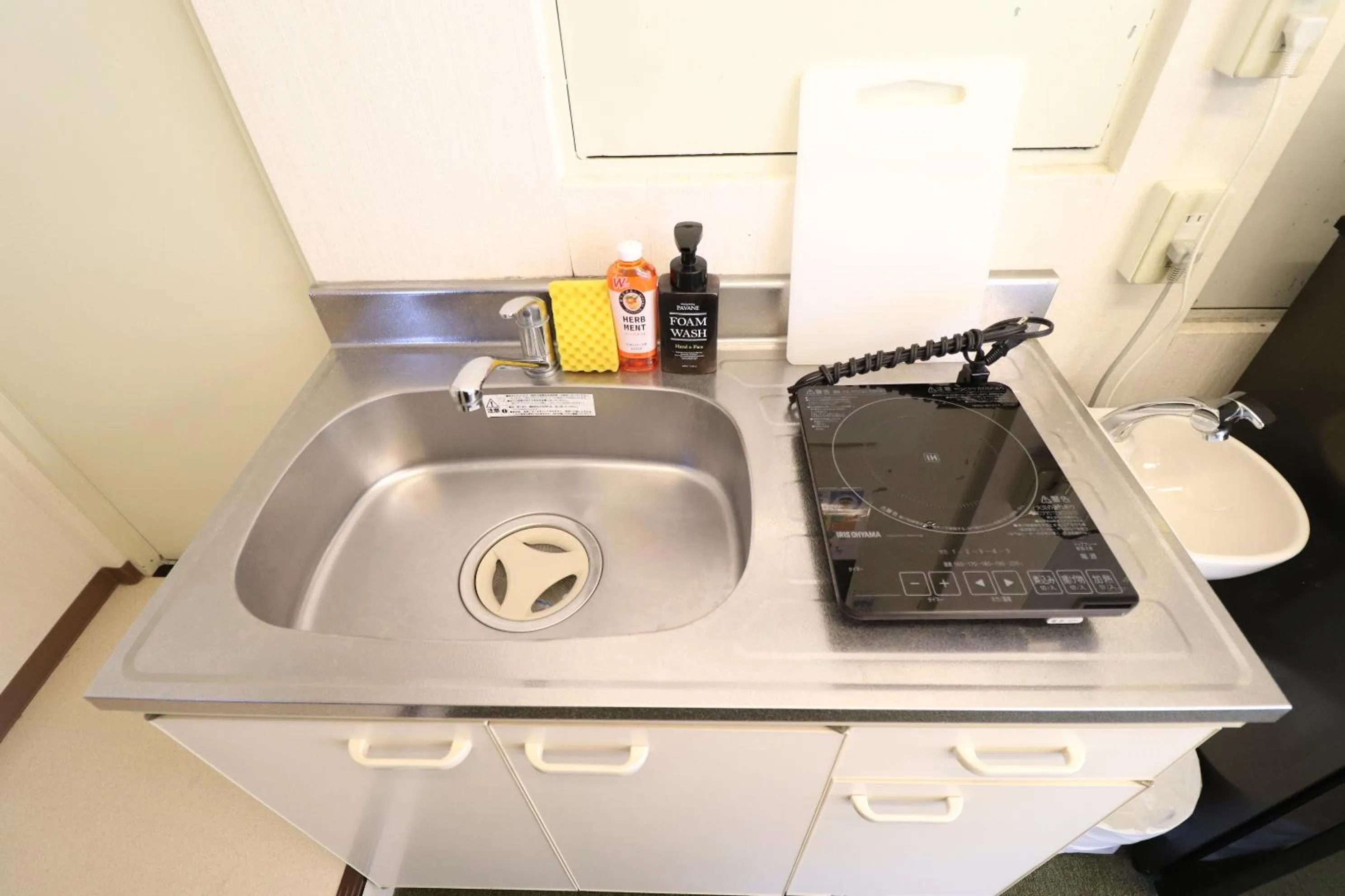 Kitchen or kitchenette in Ozawa Building