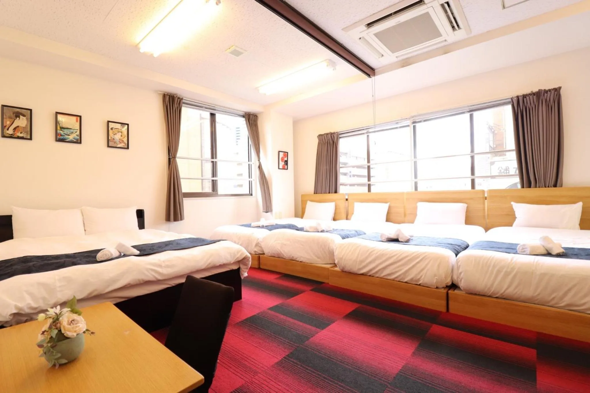 Photo of the whole room, Bed in Ozawa Building