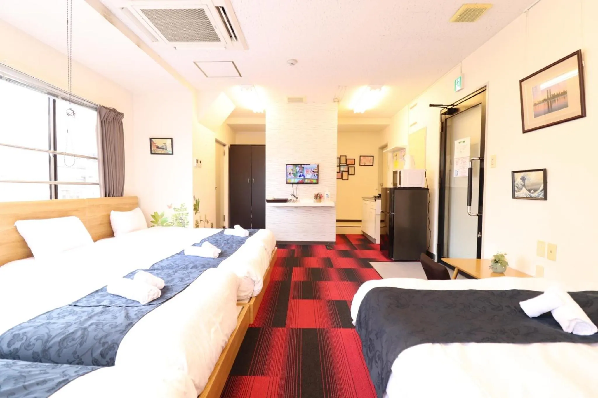 Photo of the whole room, Bed in Ozawa Building