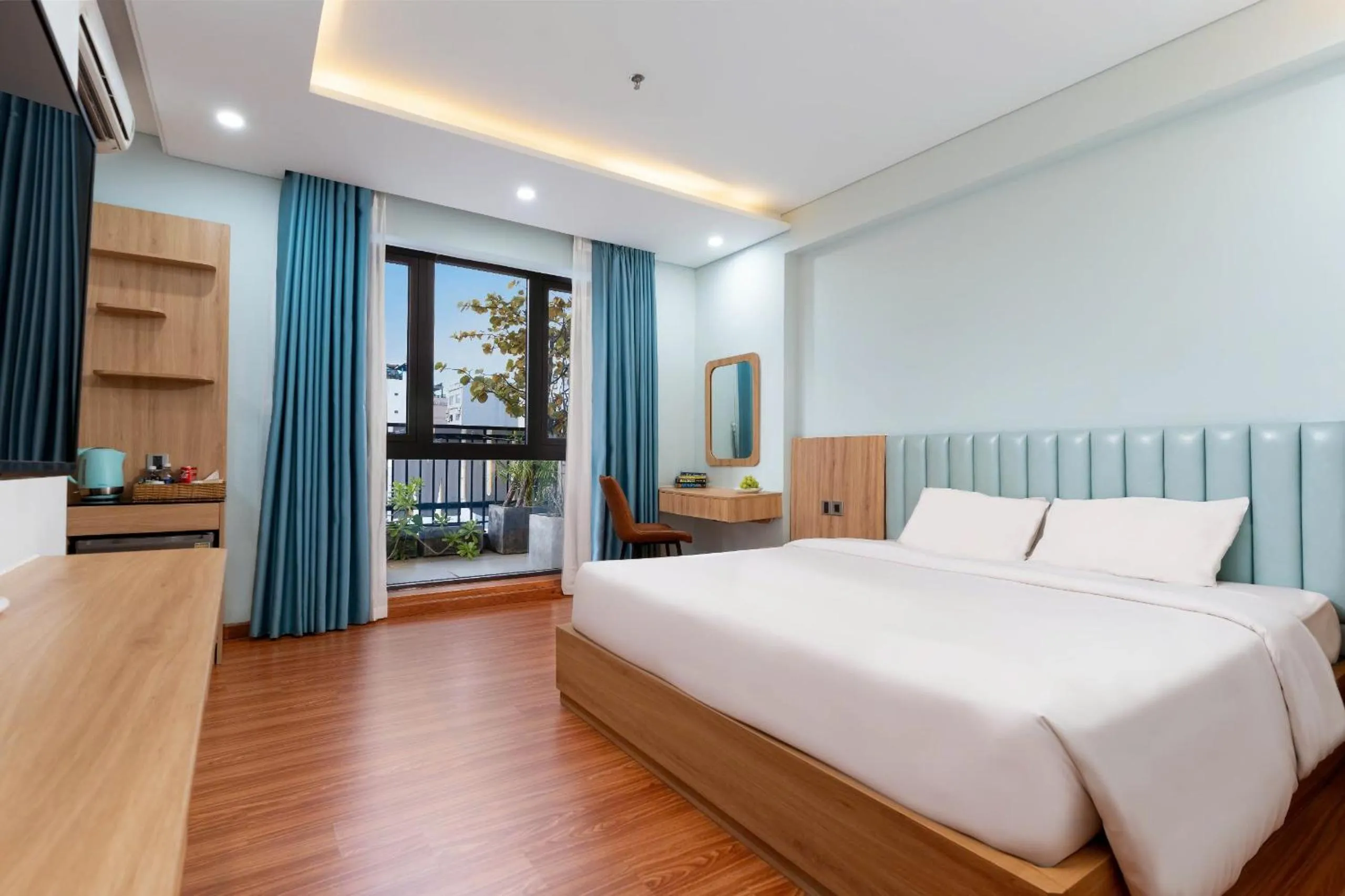 Photo of the whole room, Bed in Hummer Hotel & Apartment Da Nang Beach