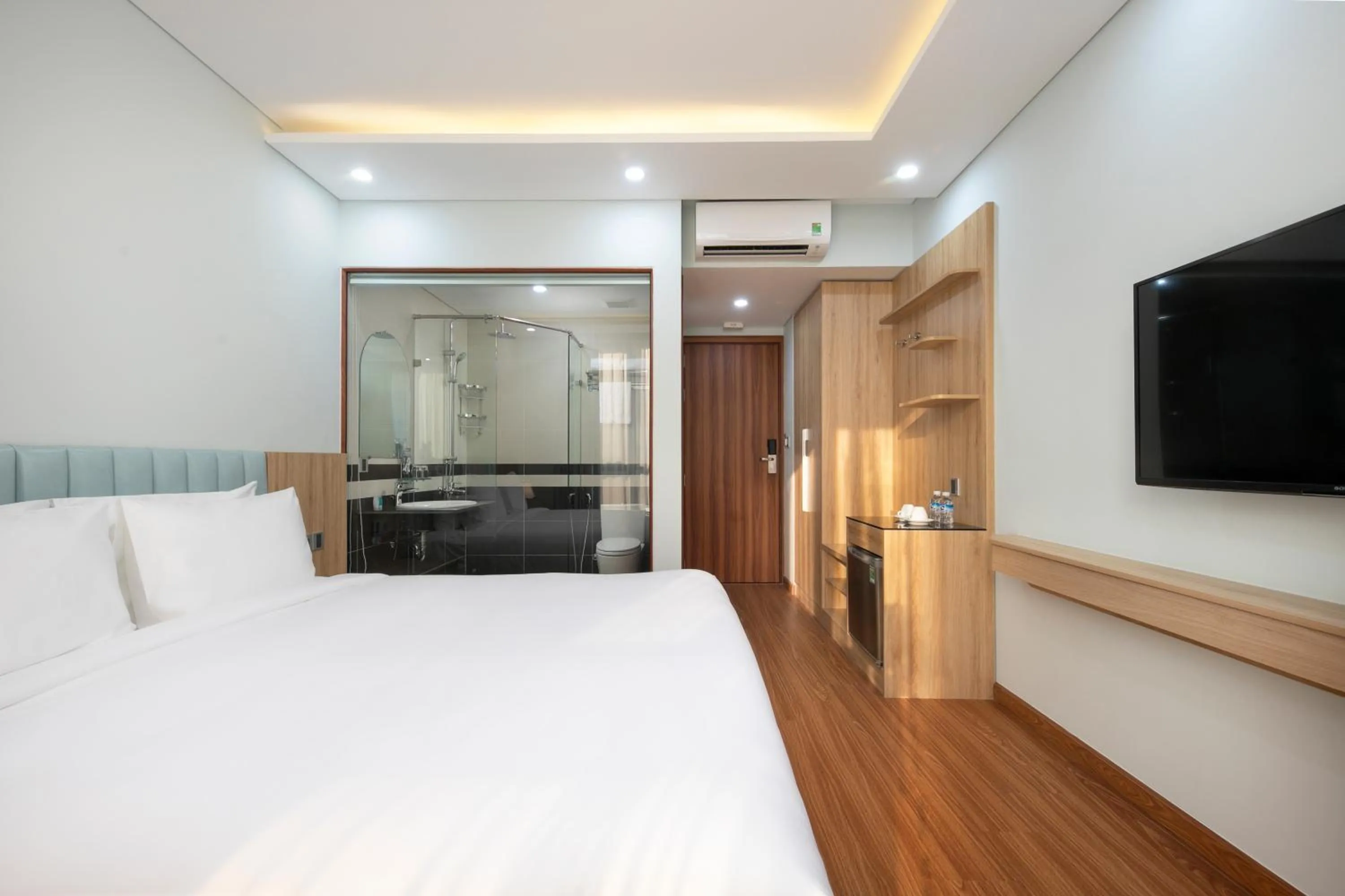Bedroom, Bed in Hummer Hotel & Apartment Da Nang Beach