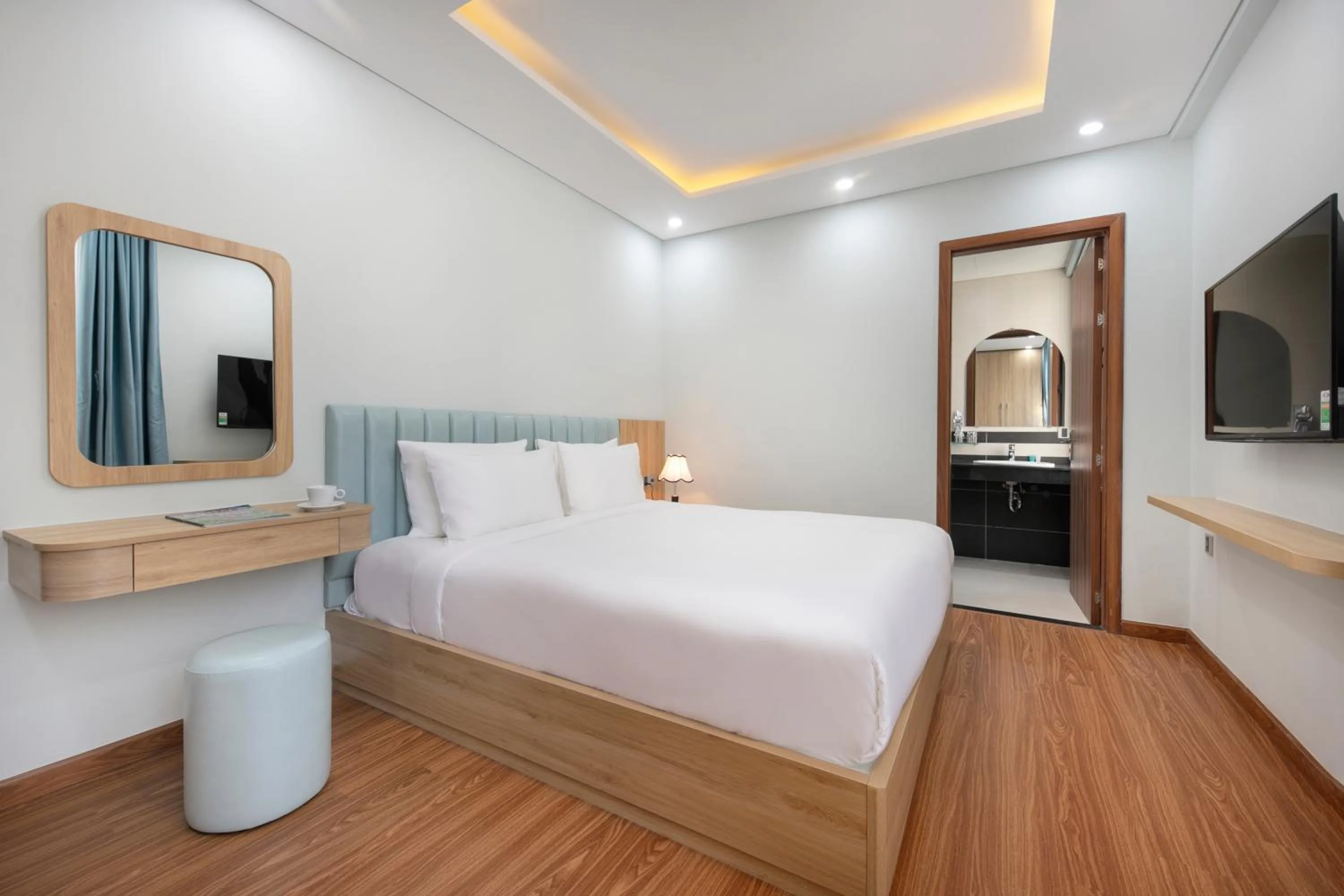 Bedroom, Bed in Hummer Hotel & Apartment Da Nang Beach