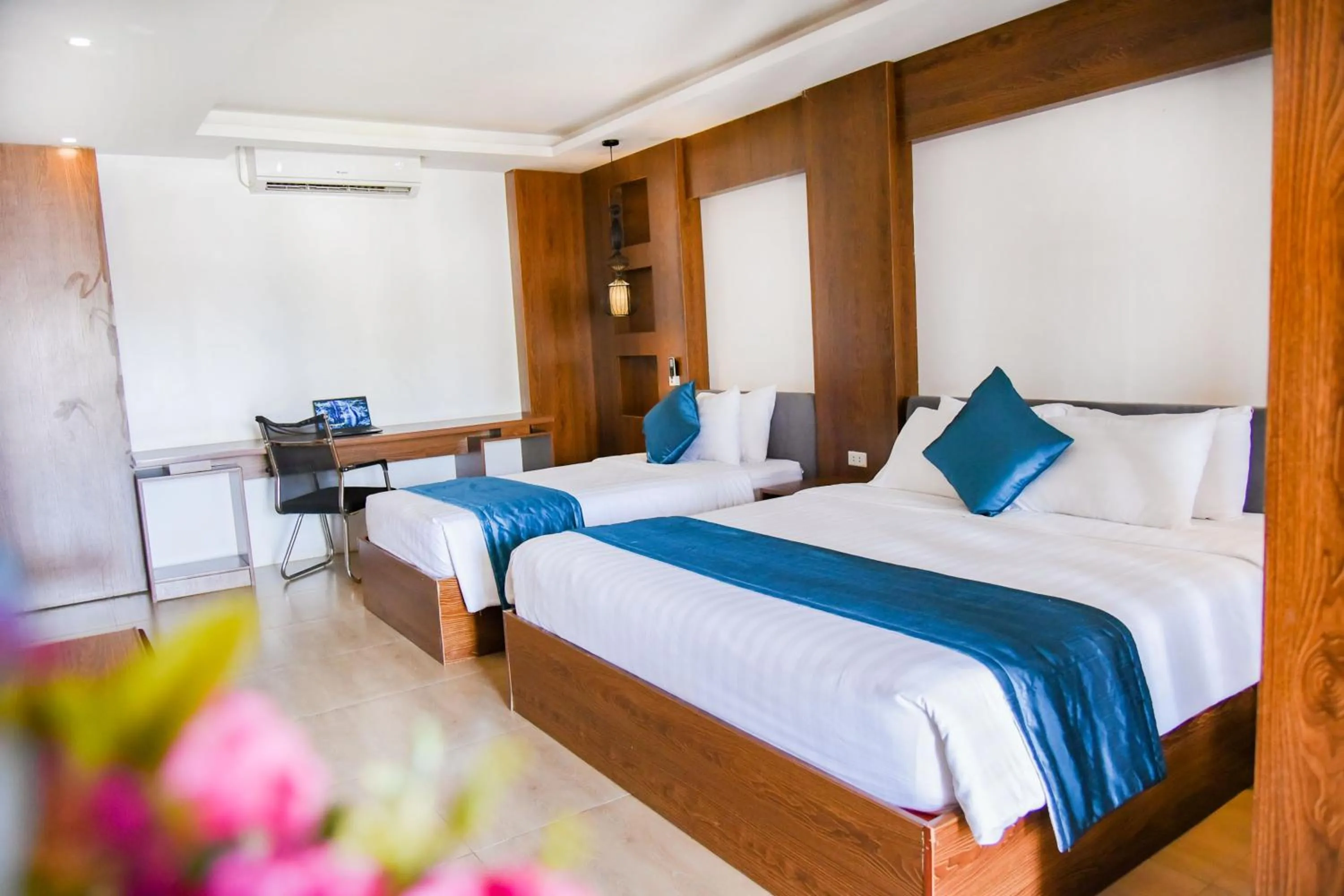 Bed in Vang Vieng Diamond Resort