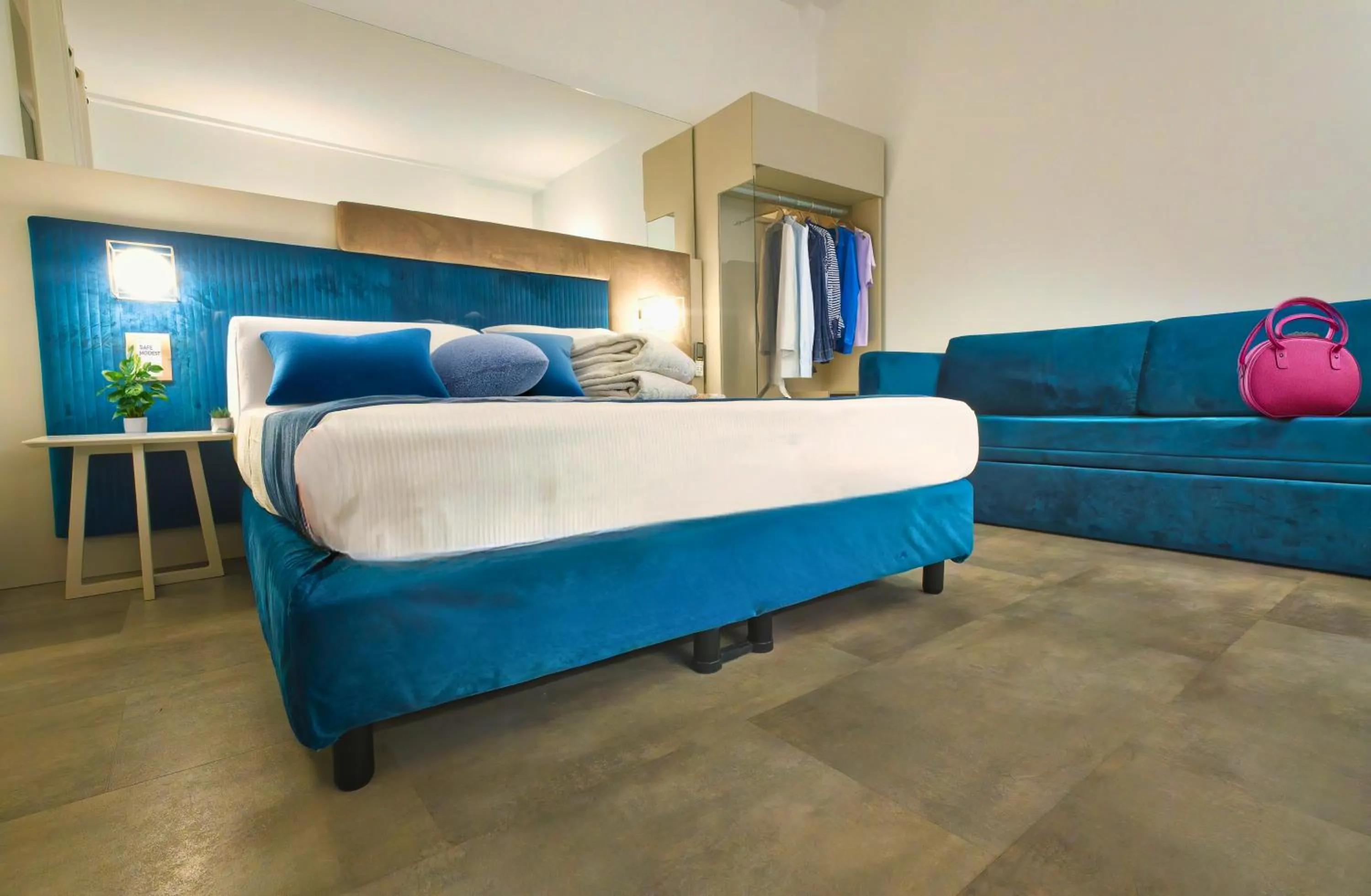 Bed in Hotel La Battigia