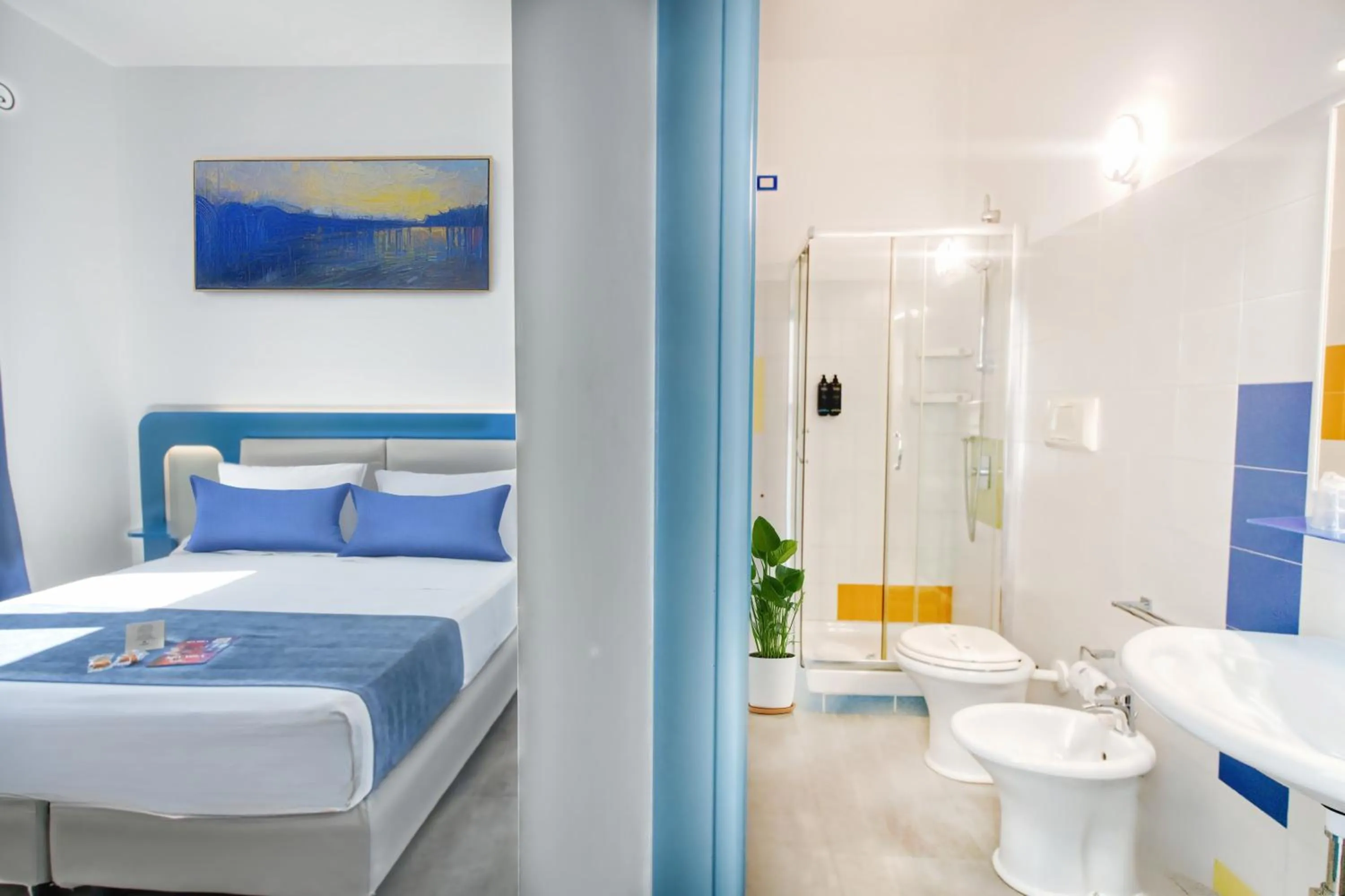 Shower, Bed in Hotel La Battigia