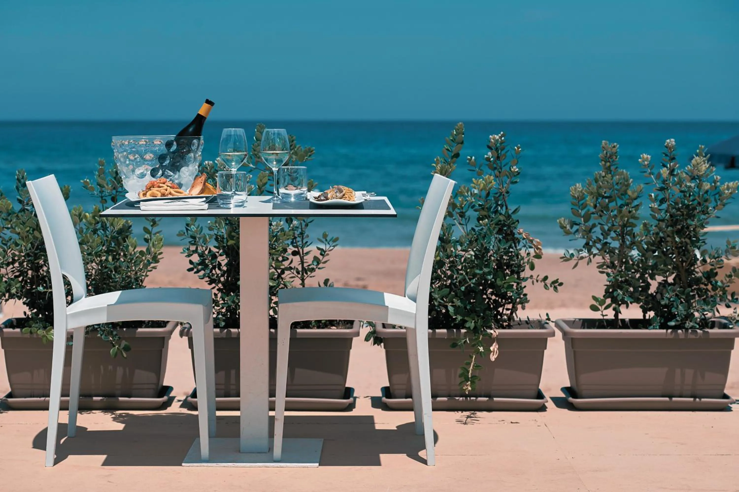 Restaurant/places to eat in Hotel La Battigia