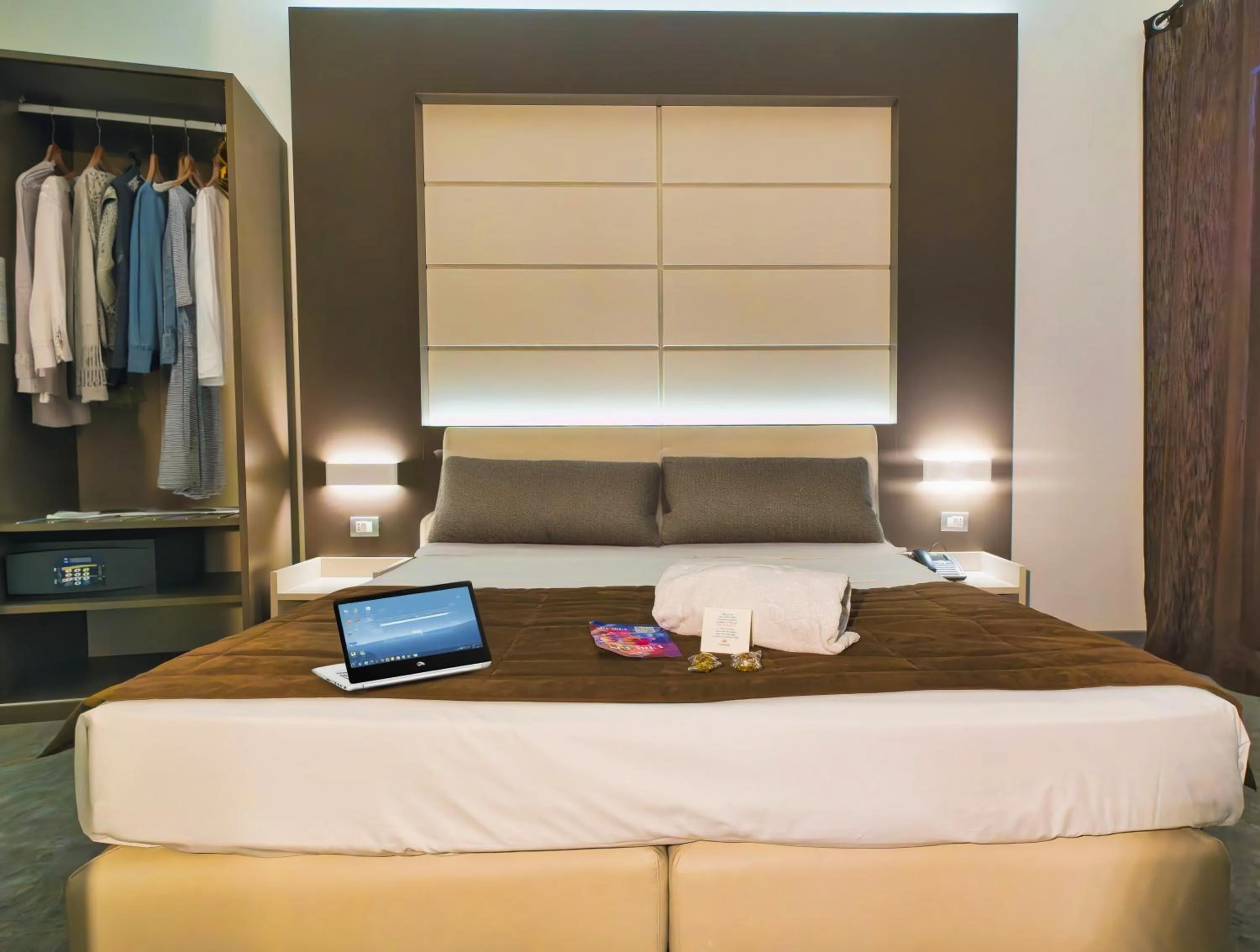 Bed in Hotel La Battigia