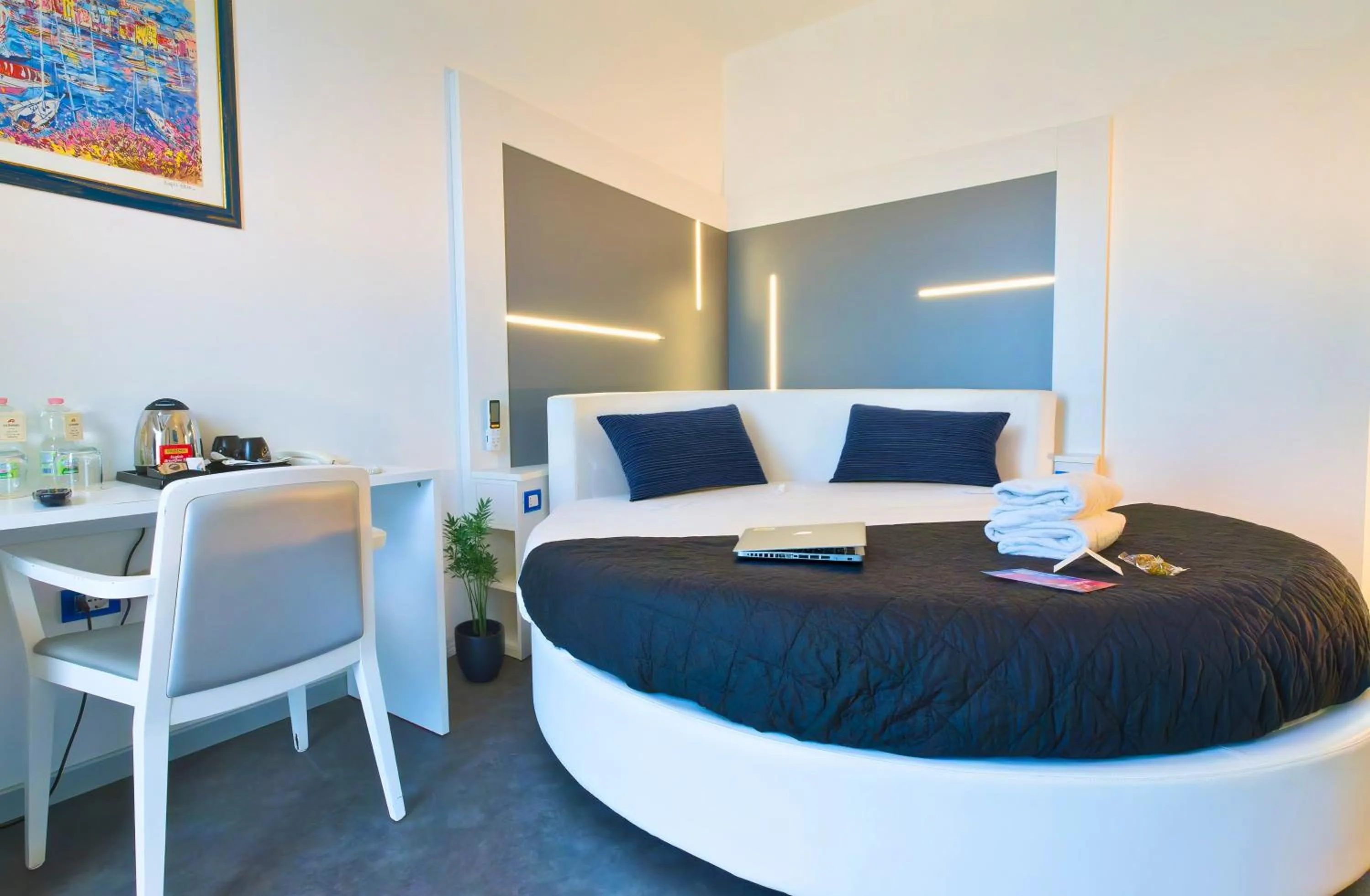 Bed in Hotel La Battigia